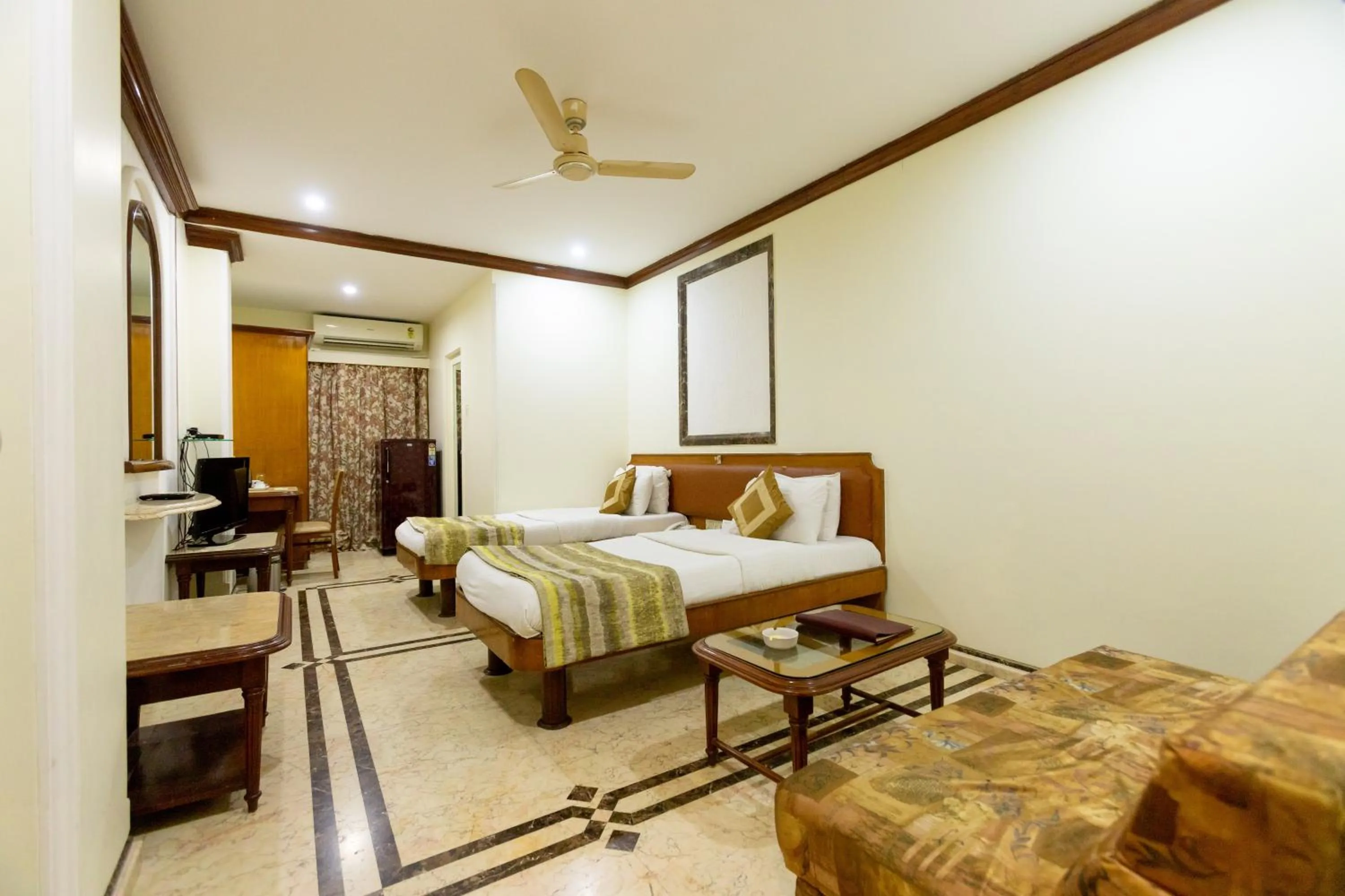 Photo of the whole room, Bed in Garden Hotel