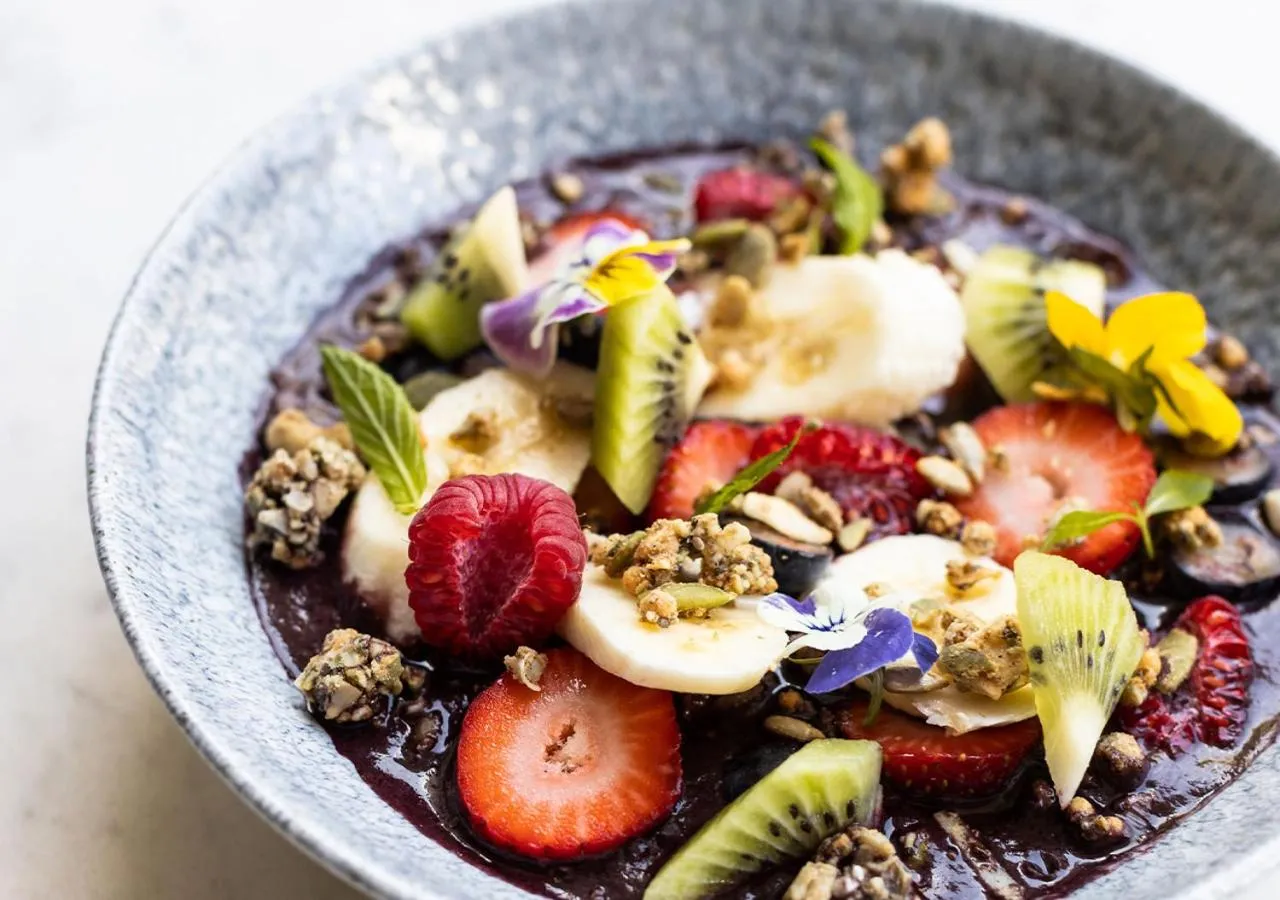 Restaurant/places to eat in Hotel Realm