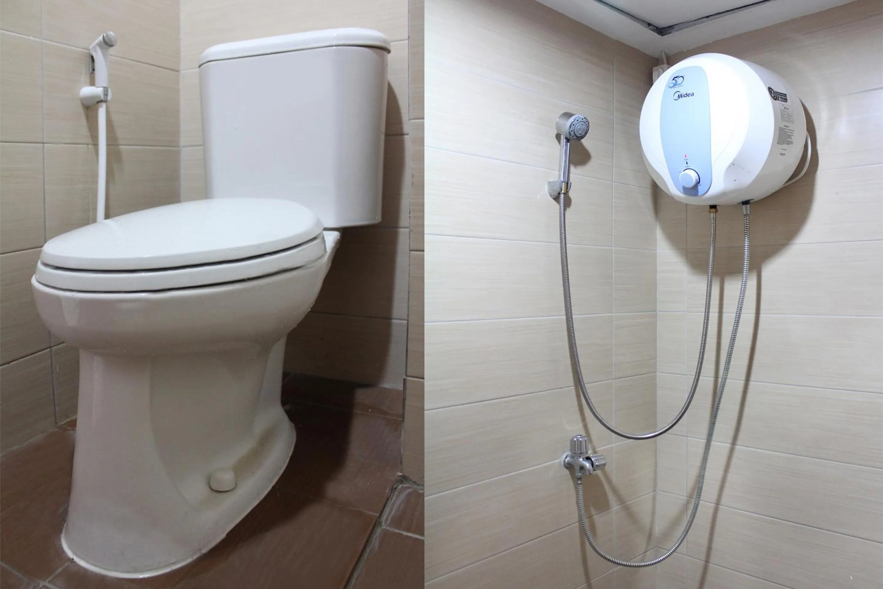 Bathroom in OYO 266 Margonda Residence 5