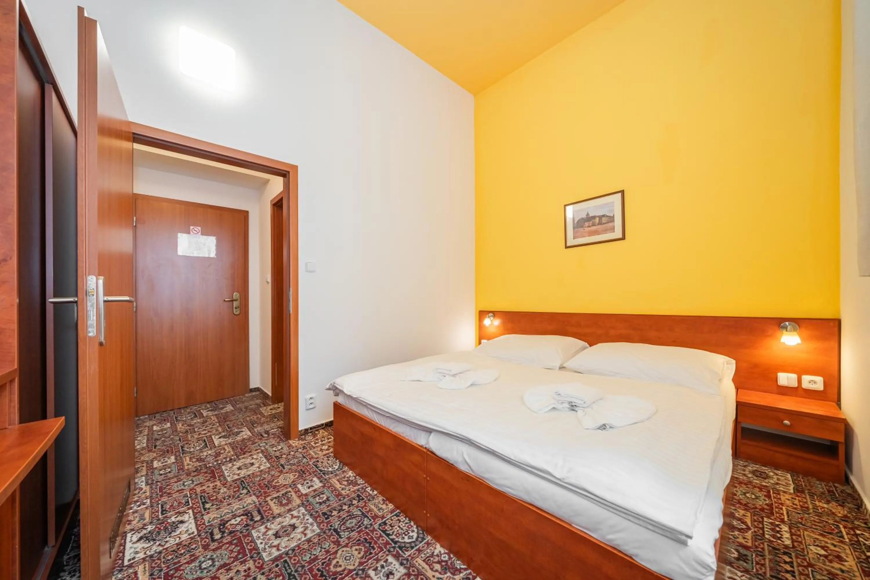 Bed in City Central De Luxe