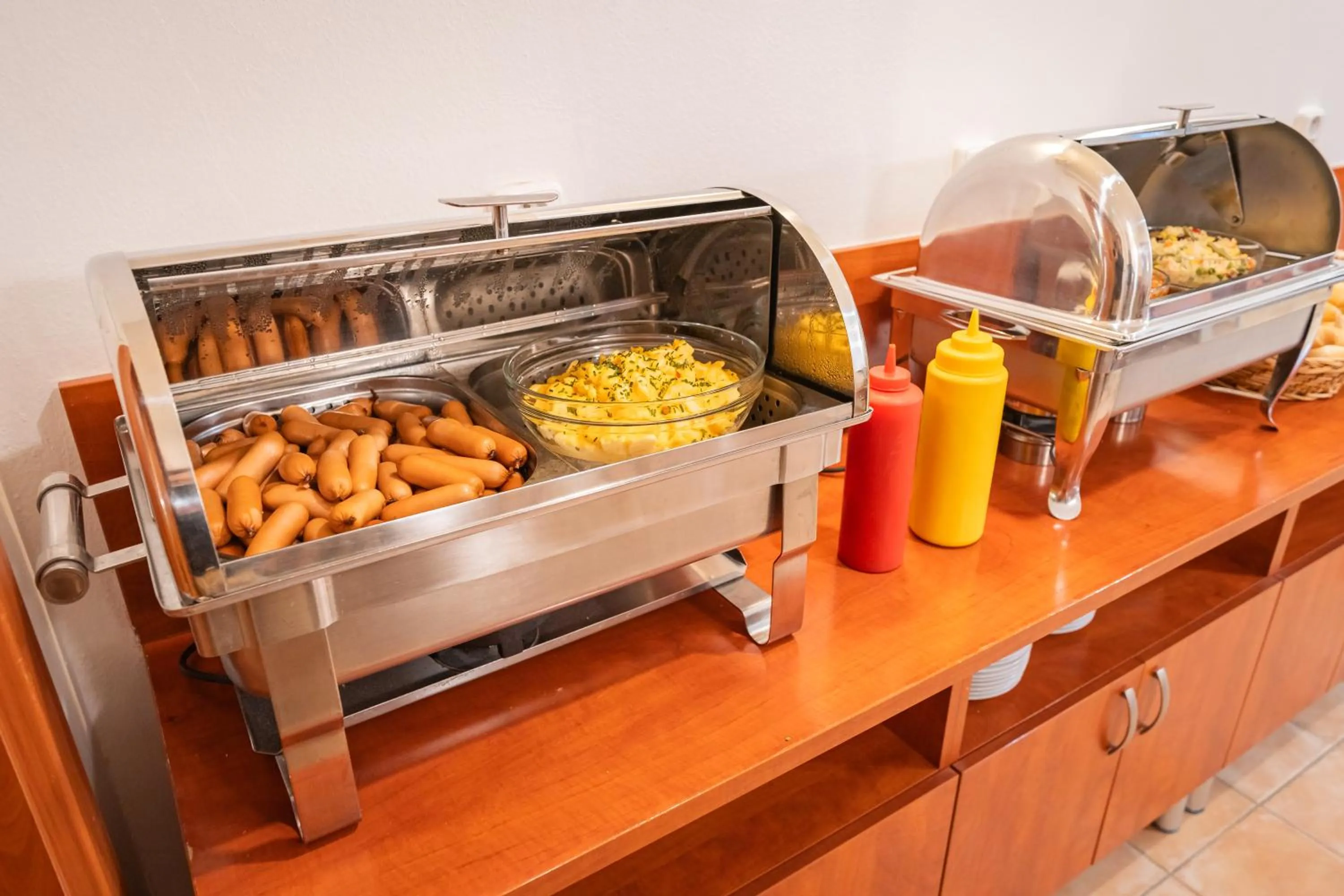 Buffet breakfast in City Central De Luxe