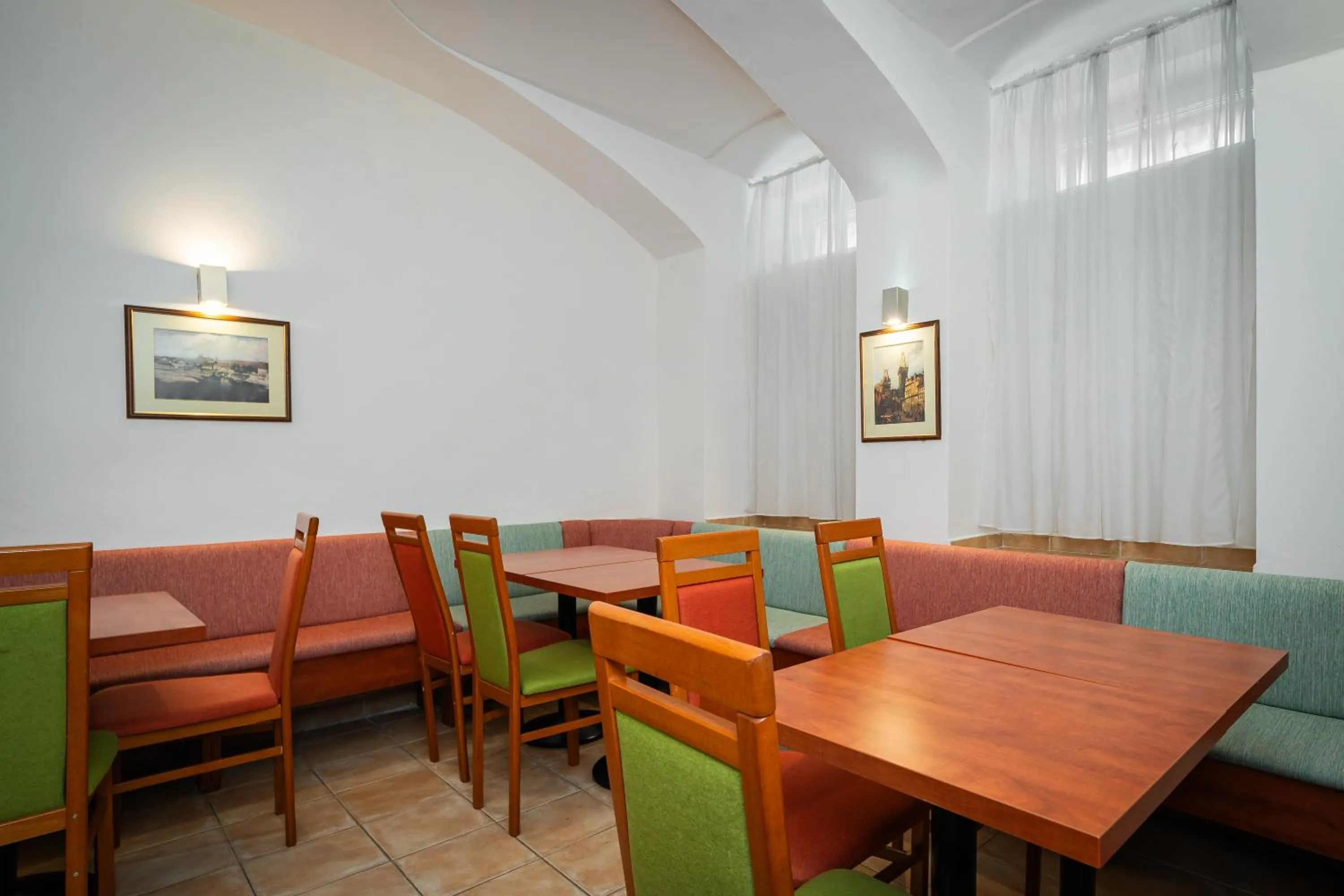 Breakfast in City Central De Luxe