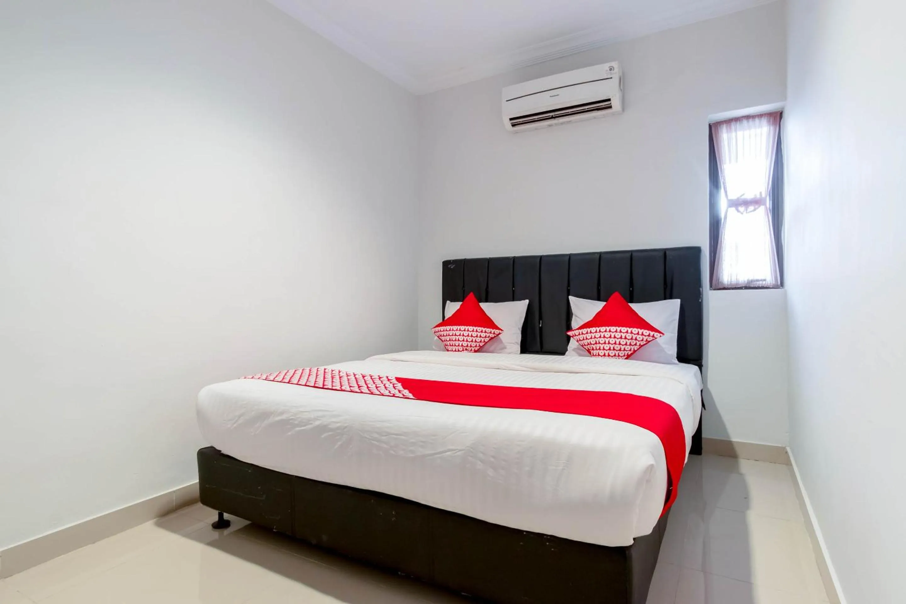 Superior Suite - single occupancy in Hotel O Helvetia Residence