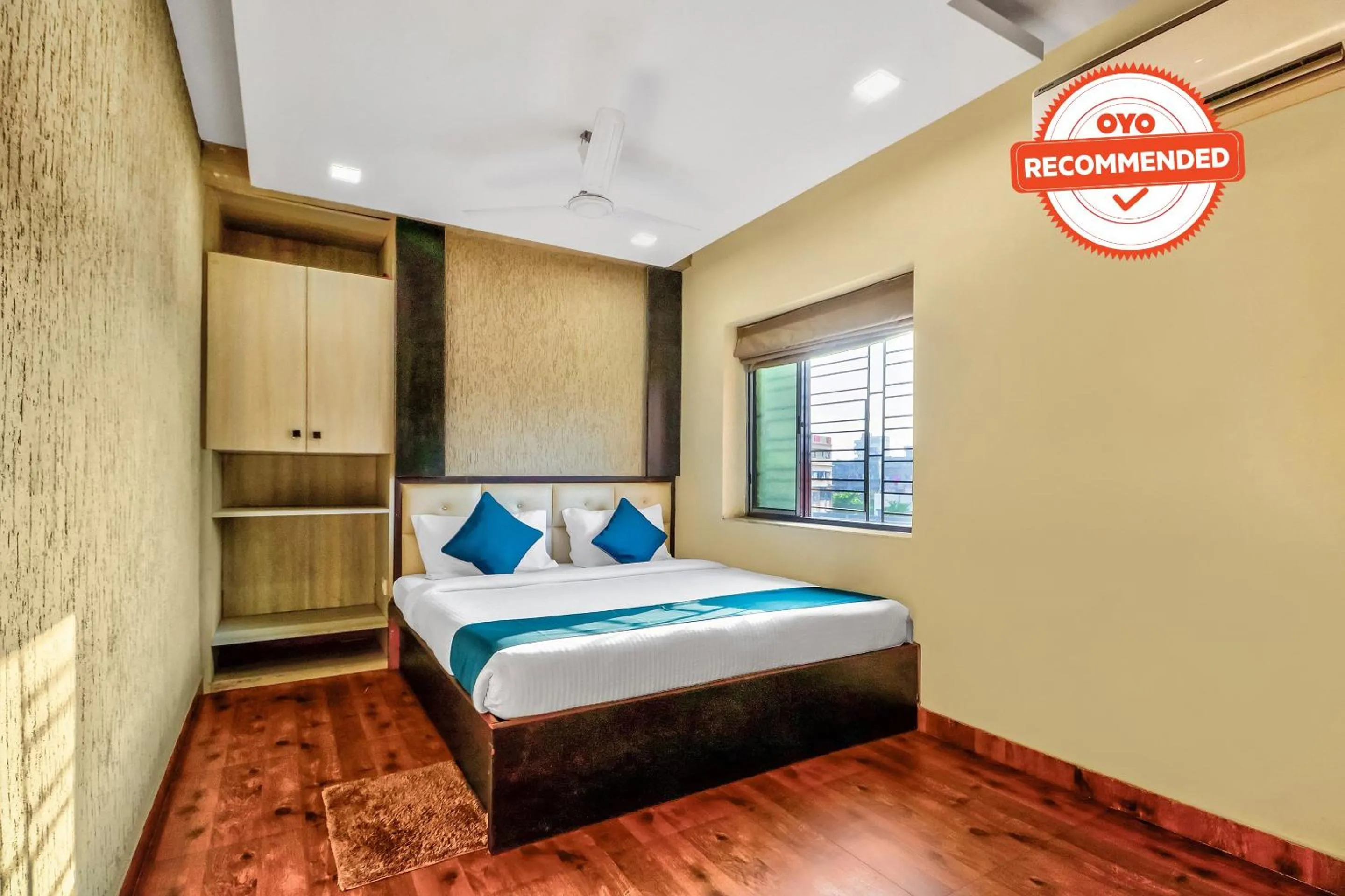 Hotel O Park Circus Near Birla Mandir