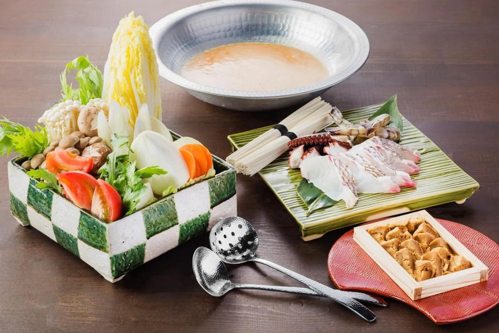 Food and drinks in GRAND CHARIOT Hokutoshichisei 135°