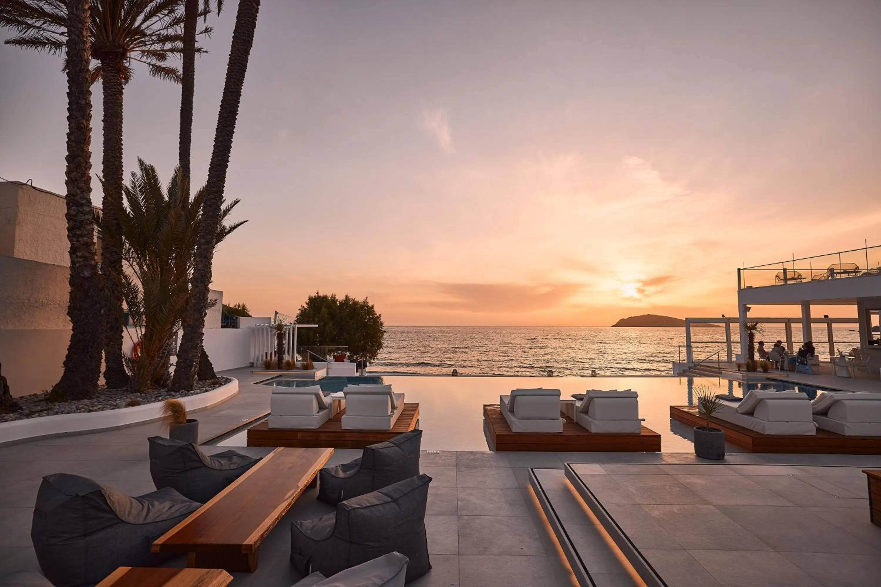 Sunset in Kantouni Beach Boutique Hotel