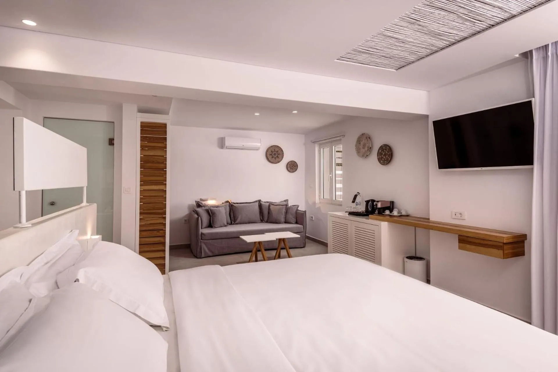 Bed in Kantouni Beach Boutique Hotel