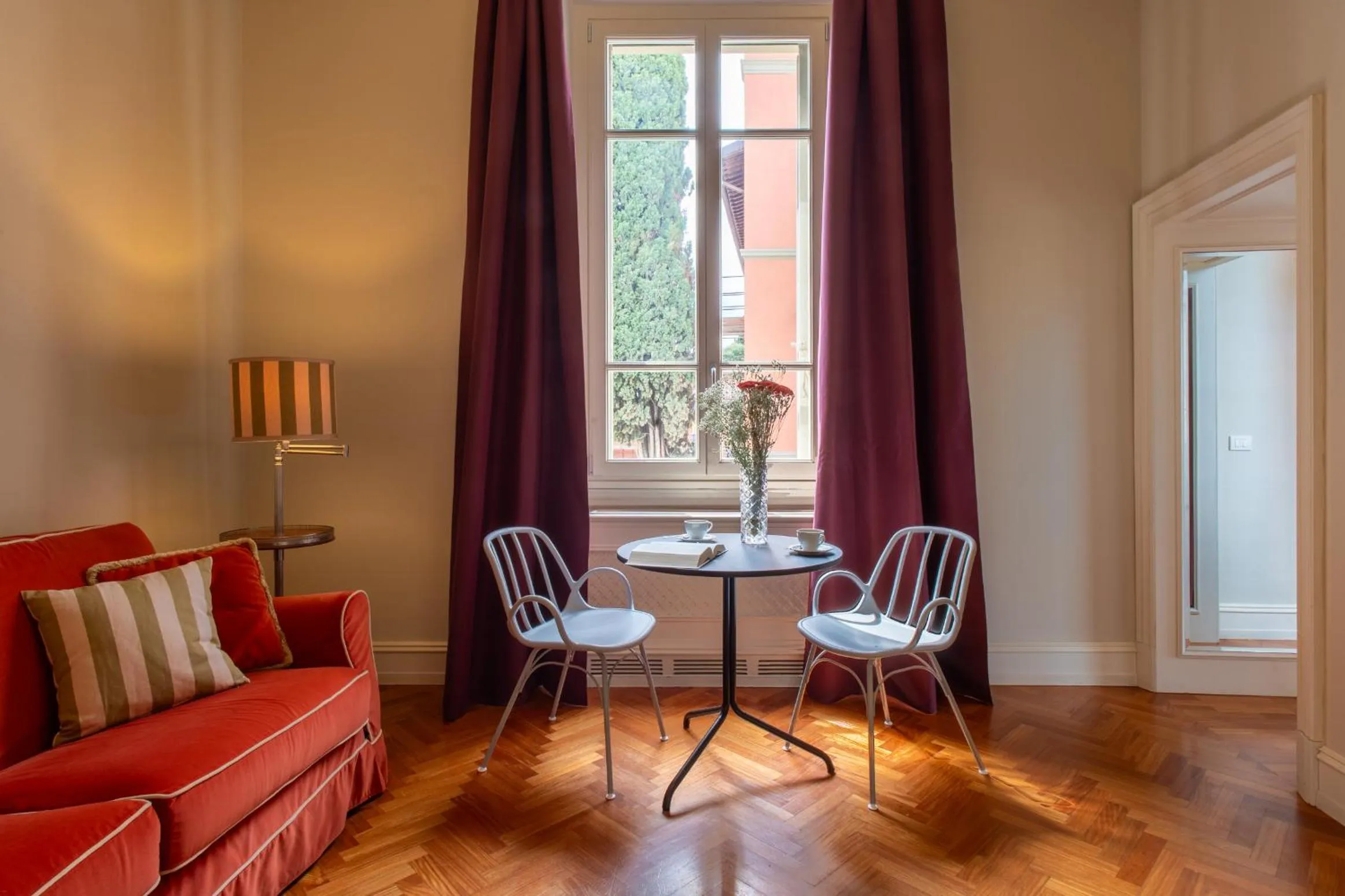 Living room in Serristori Palace Residence