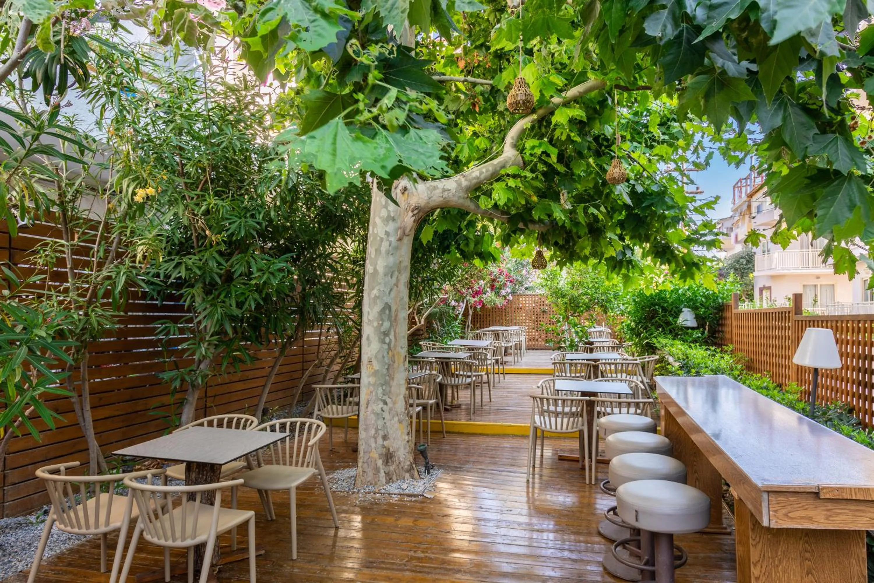 Restaurant/places to eat in Marilena Hotel