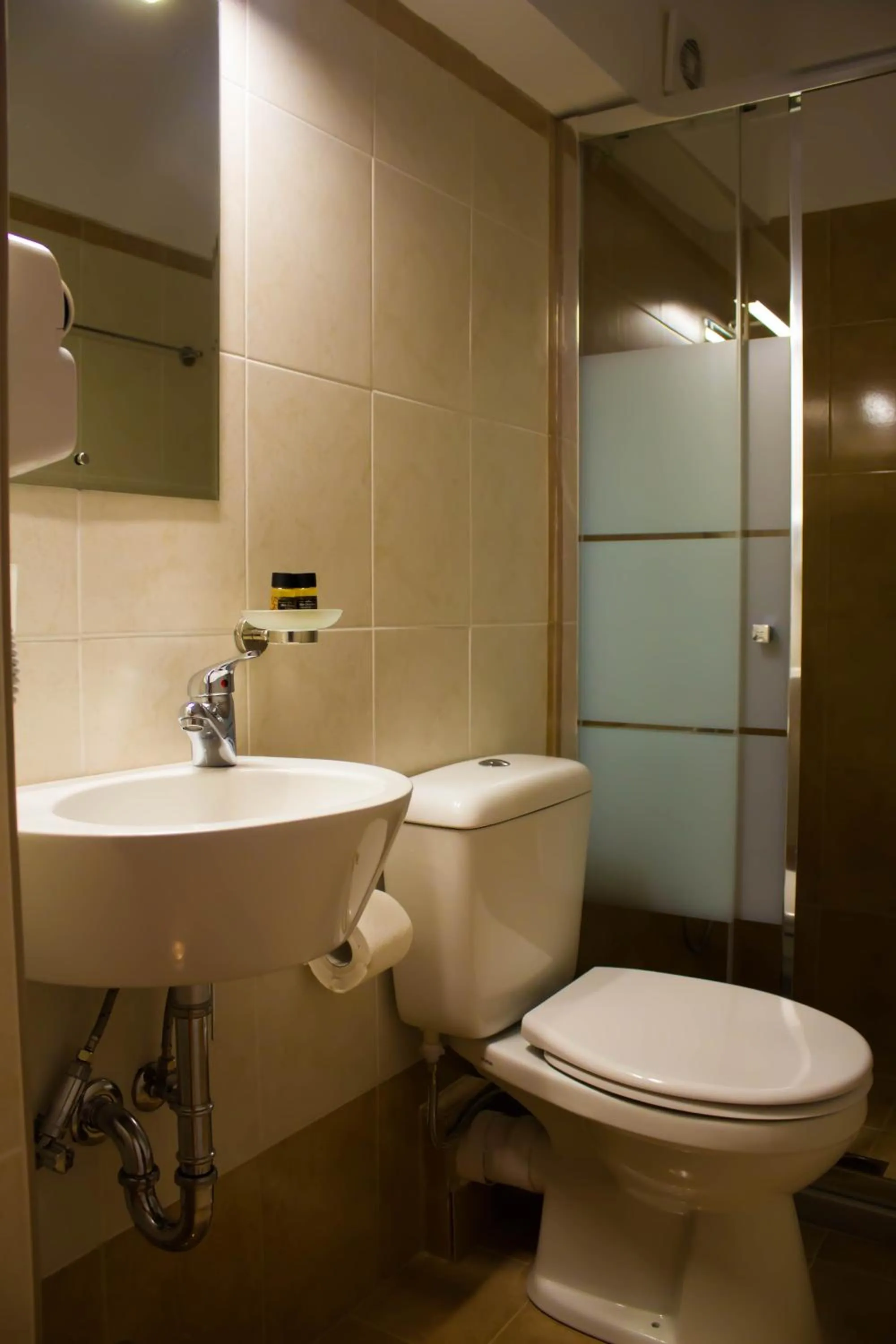 Toilet in Bonne Nuit Pension