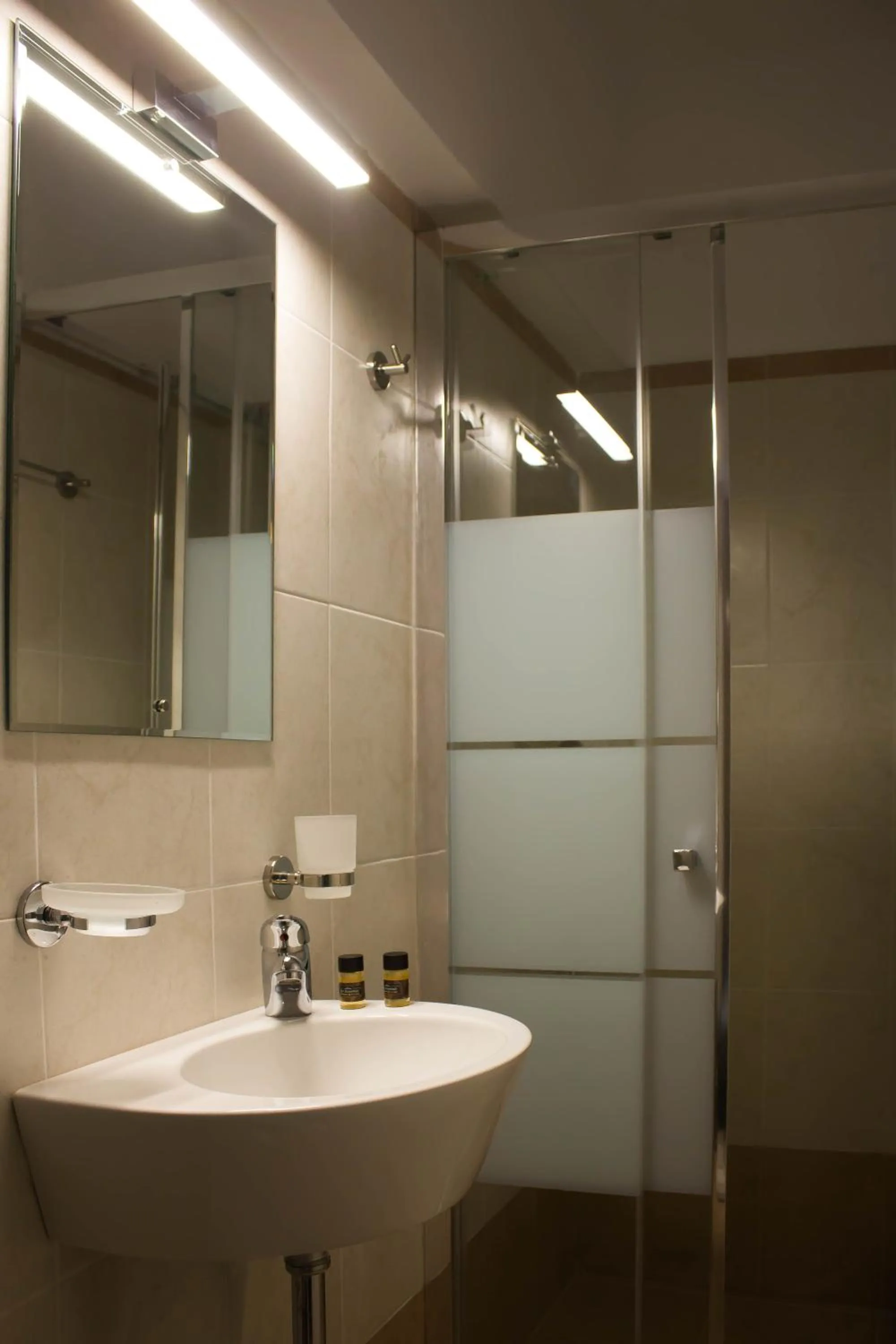 Shower in Bonne Nuit Pension