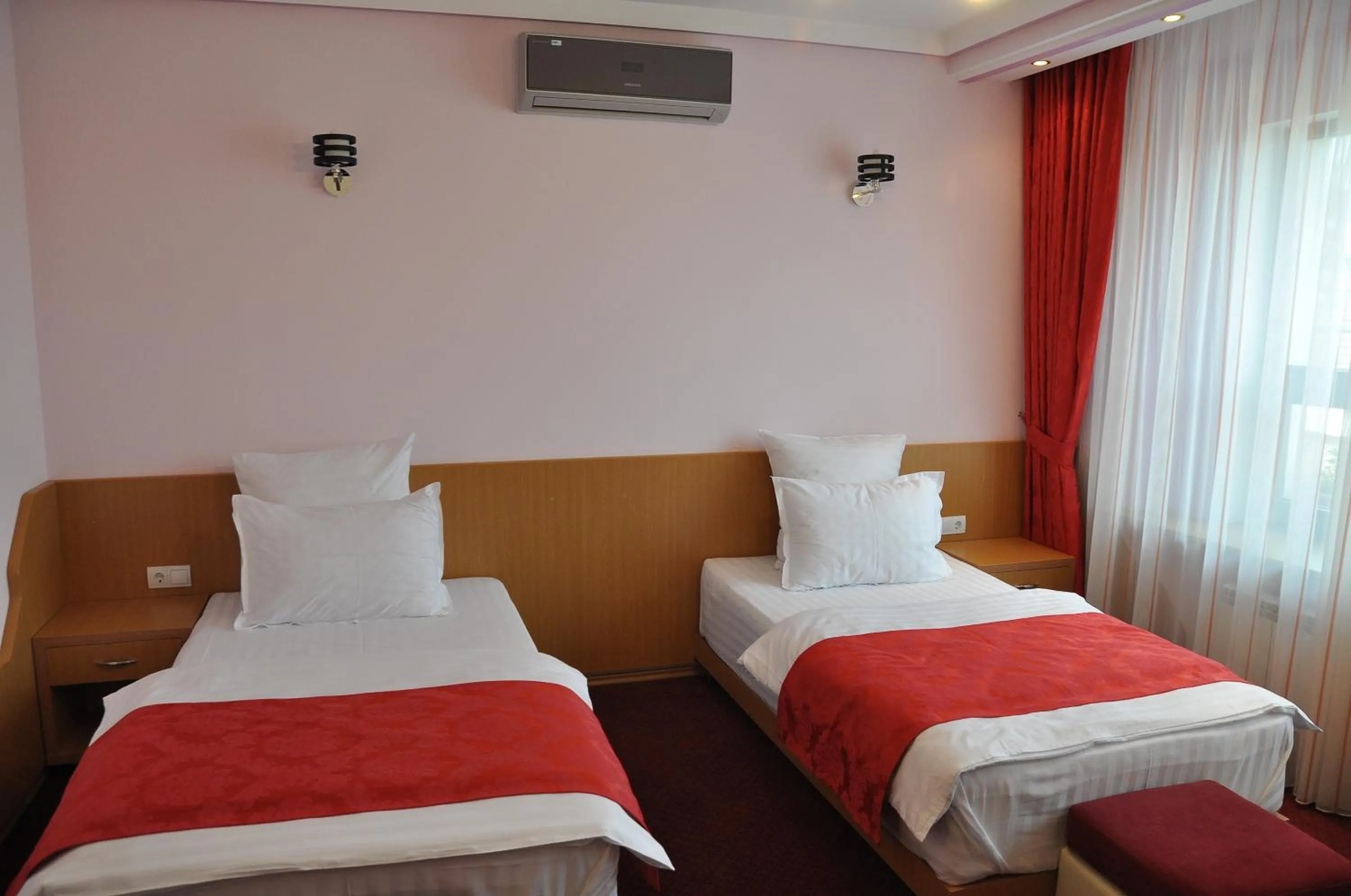 Bed in Pensiunea President