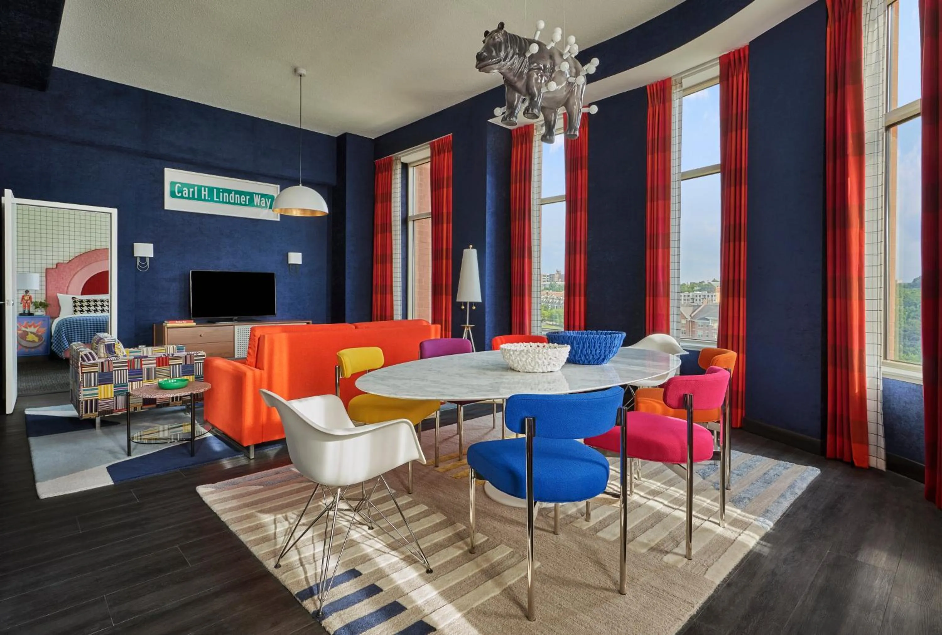 Living room in Graduate by Hilton Cincinnati