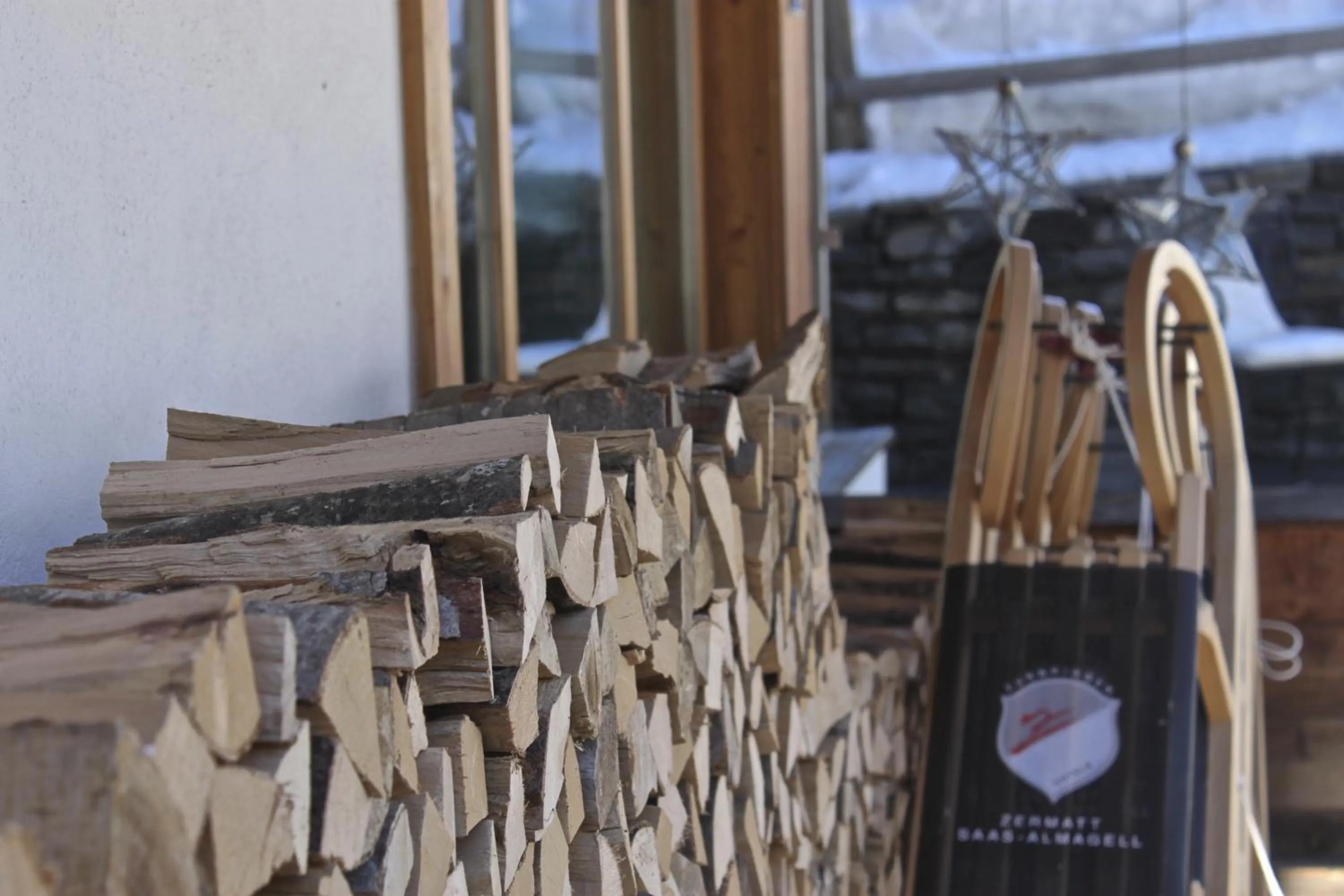 Property logo or sign in Suitenhotel Zurbriggen