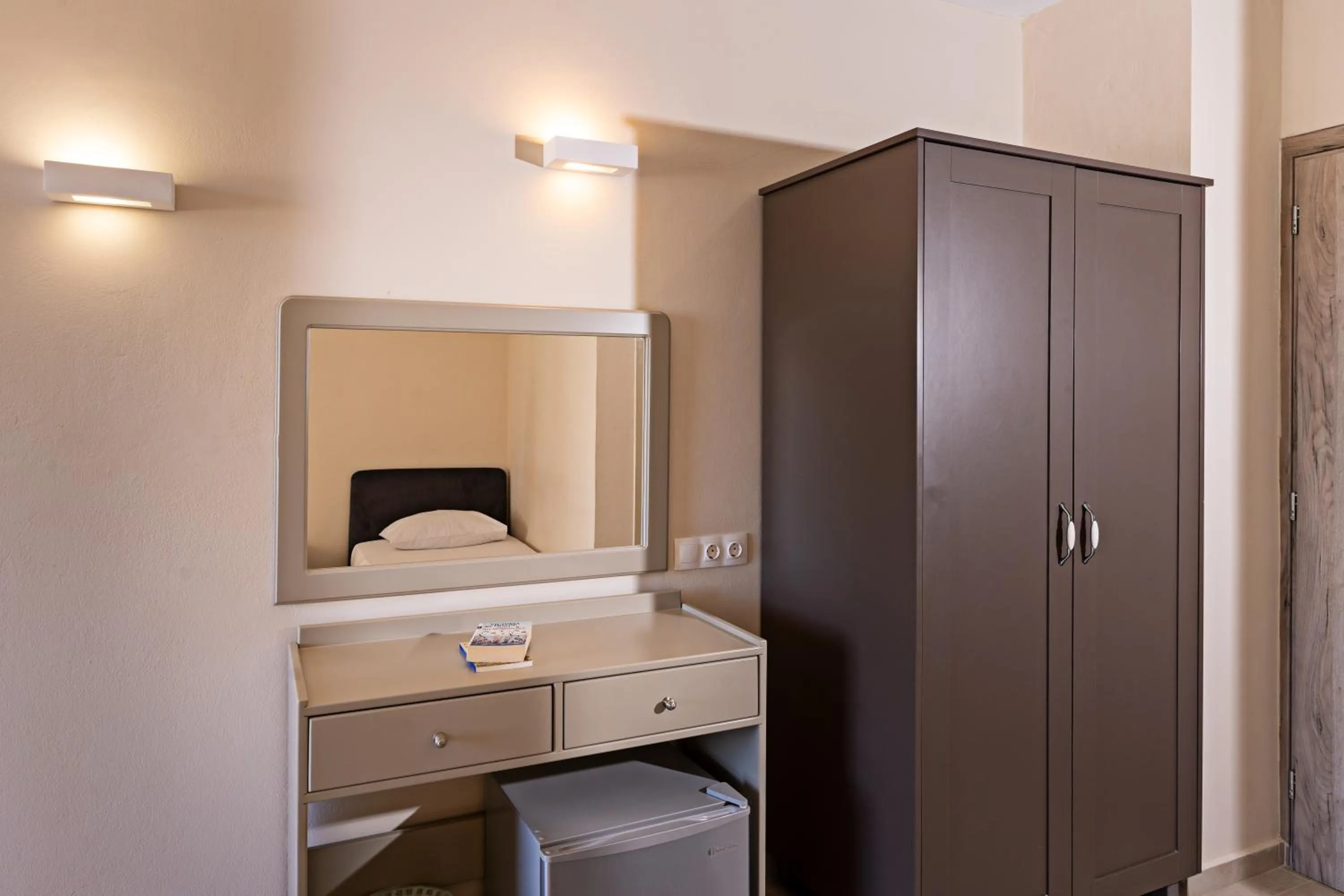 Photo of the whole room, Bed in Hotel Kathrin Beach