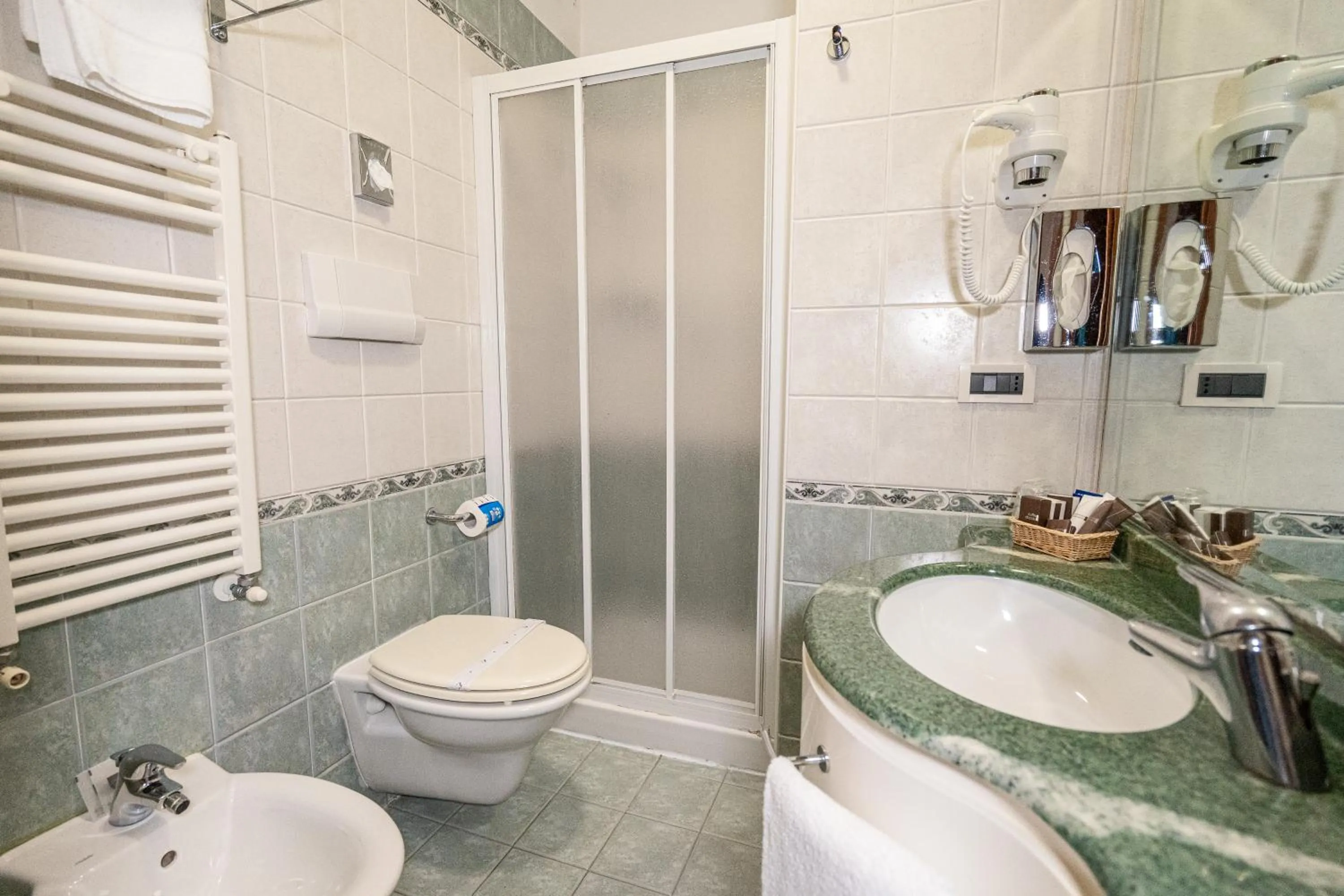 Shower in Art Hotel Santa Lucia