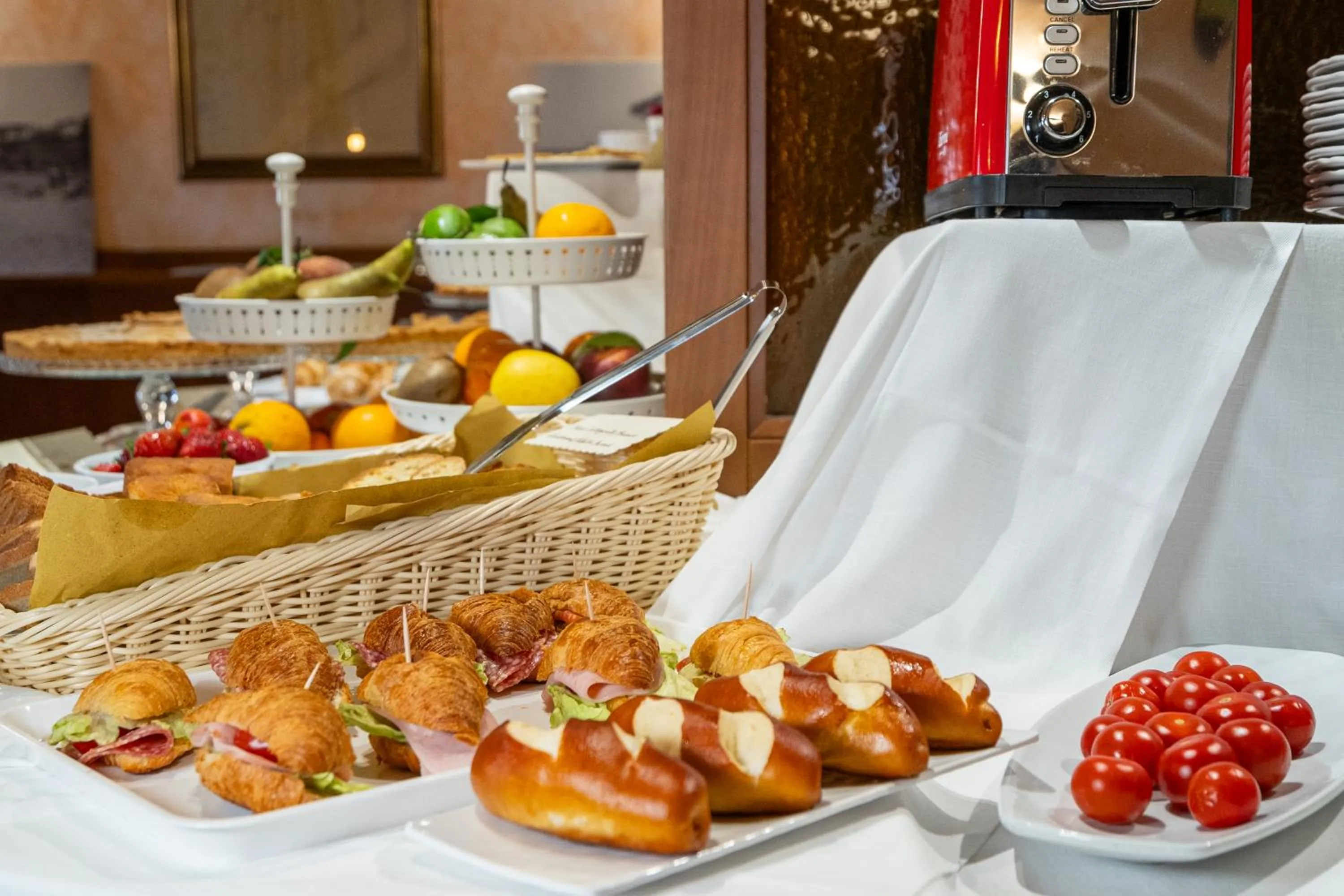 Food and drinks in Art Hotel Santa Lucia