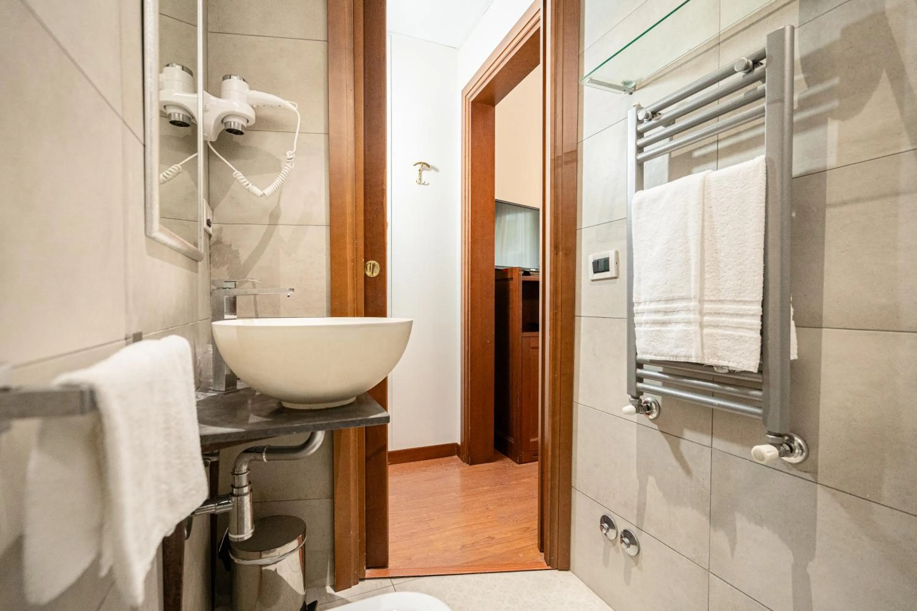 Shower in Art Hotel Santa Lucia