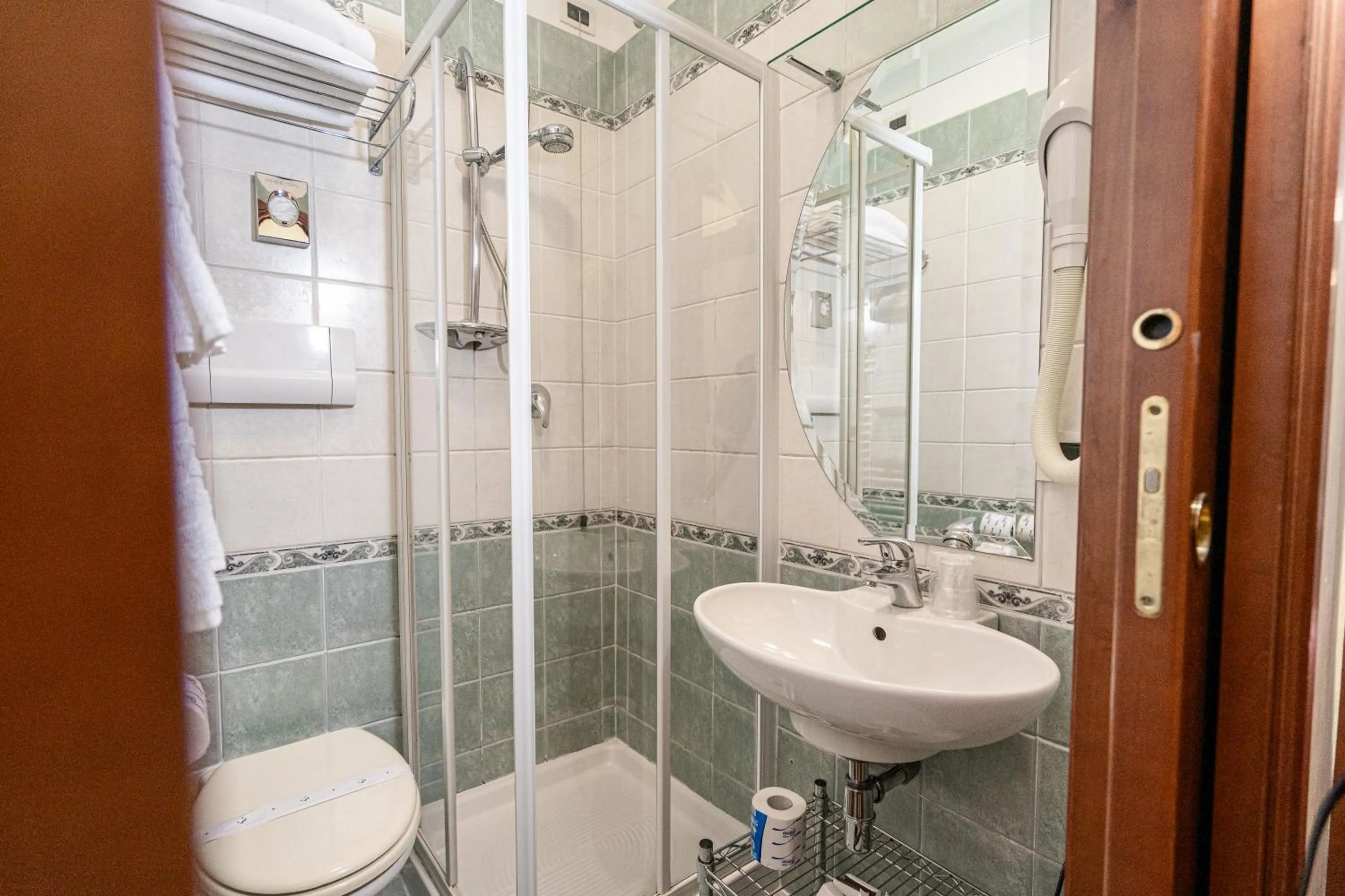 Shower in Art Hotel Santa Lucia