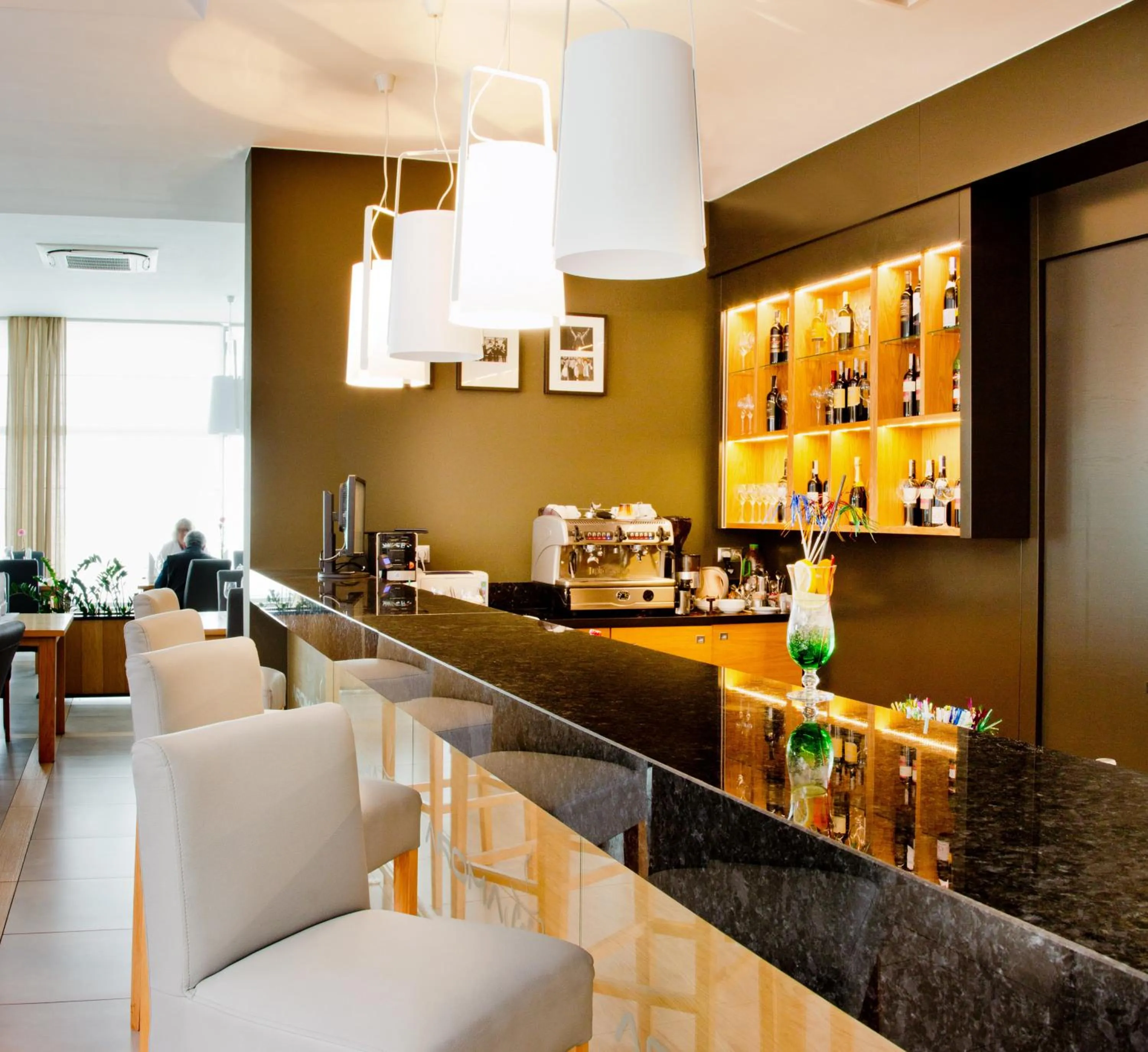 Restaurant/places to eat in Aroma Stone Hotel Spa