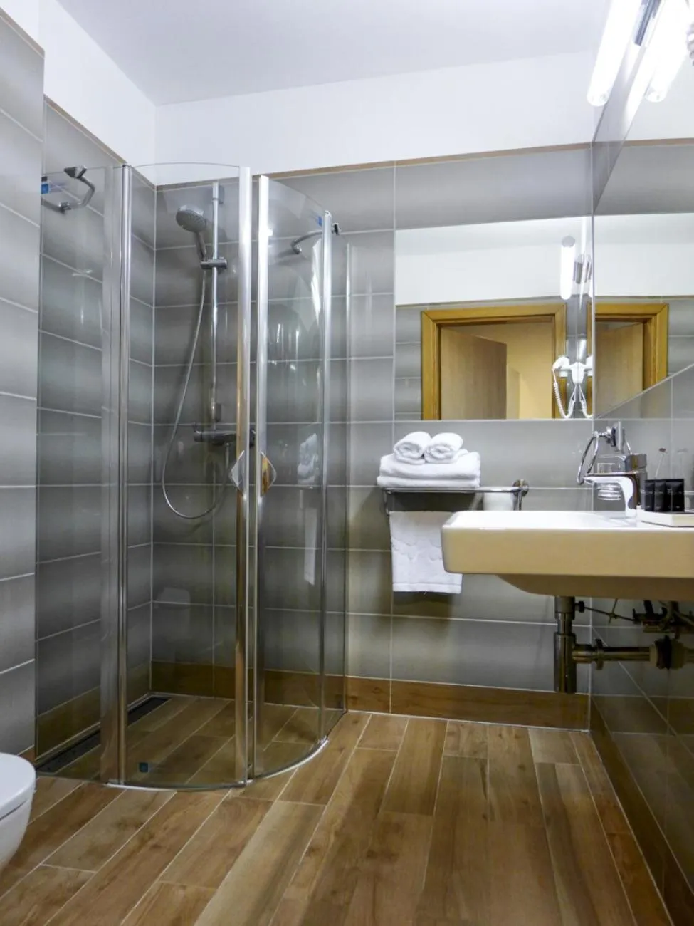 Shower in Aroma Stone Hotel Spa