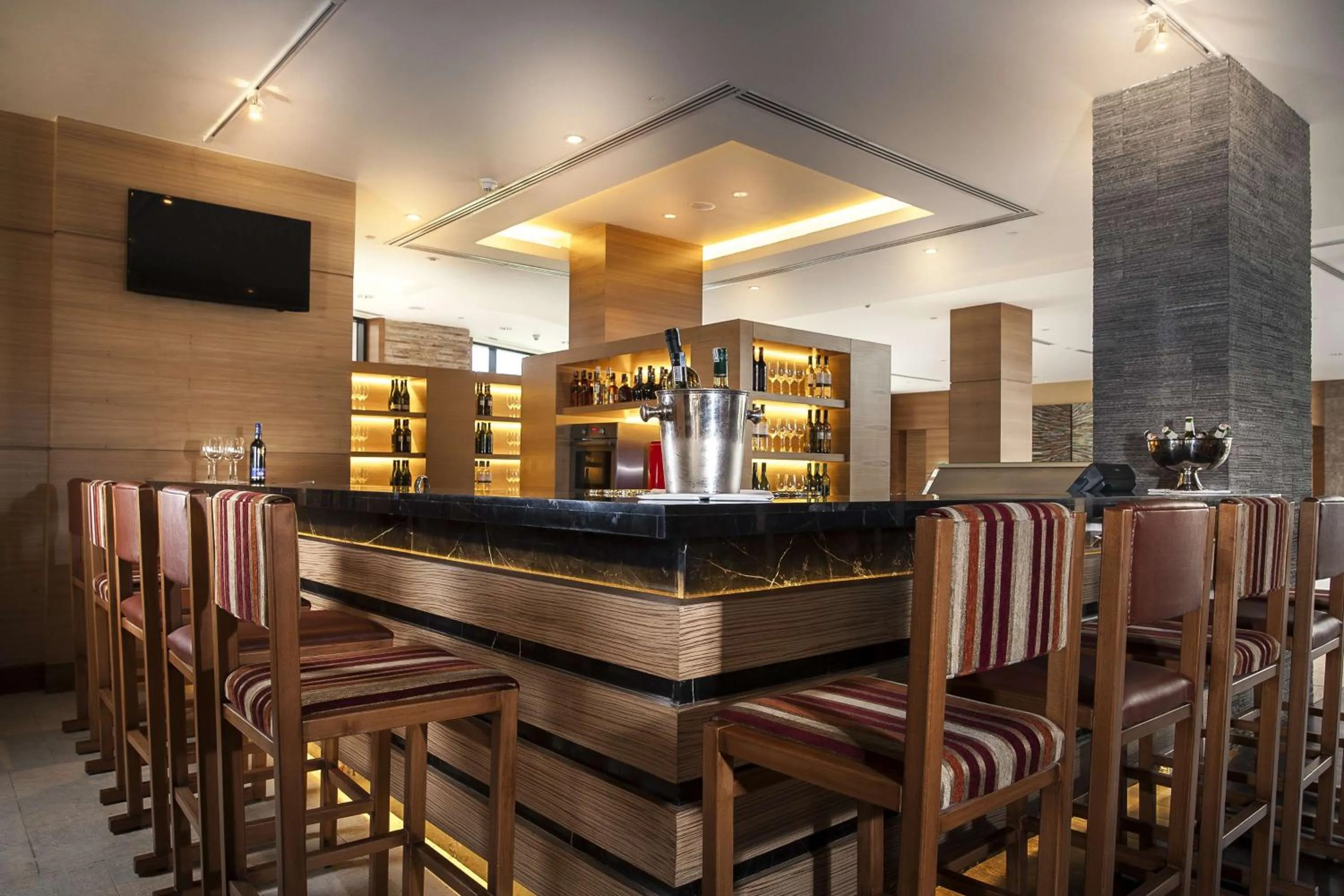 Lounge or bar in Hyatt Place Hampi