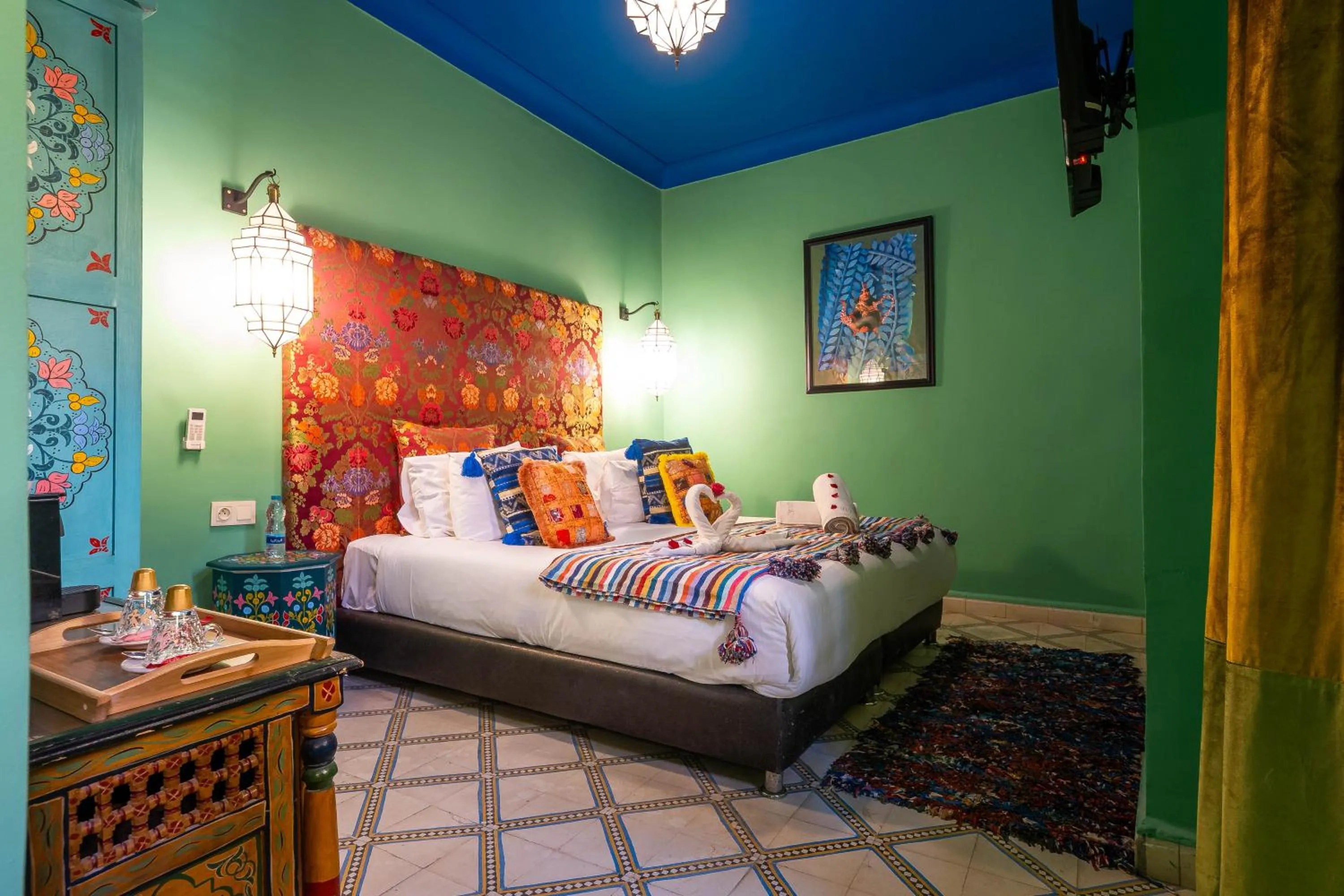 Bed in Dar Khmissa Riad & Spa