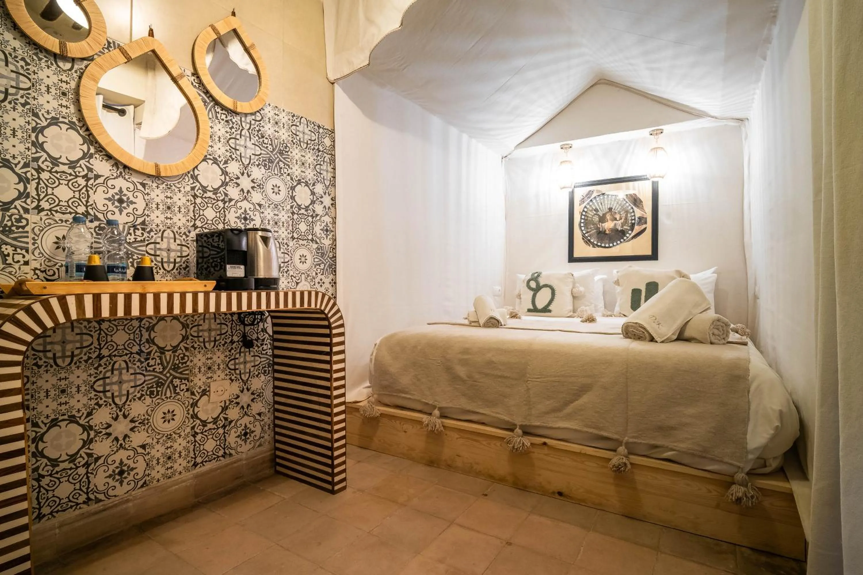 Bed in Dar Khmissa Riad & Spa