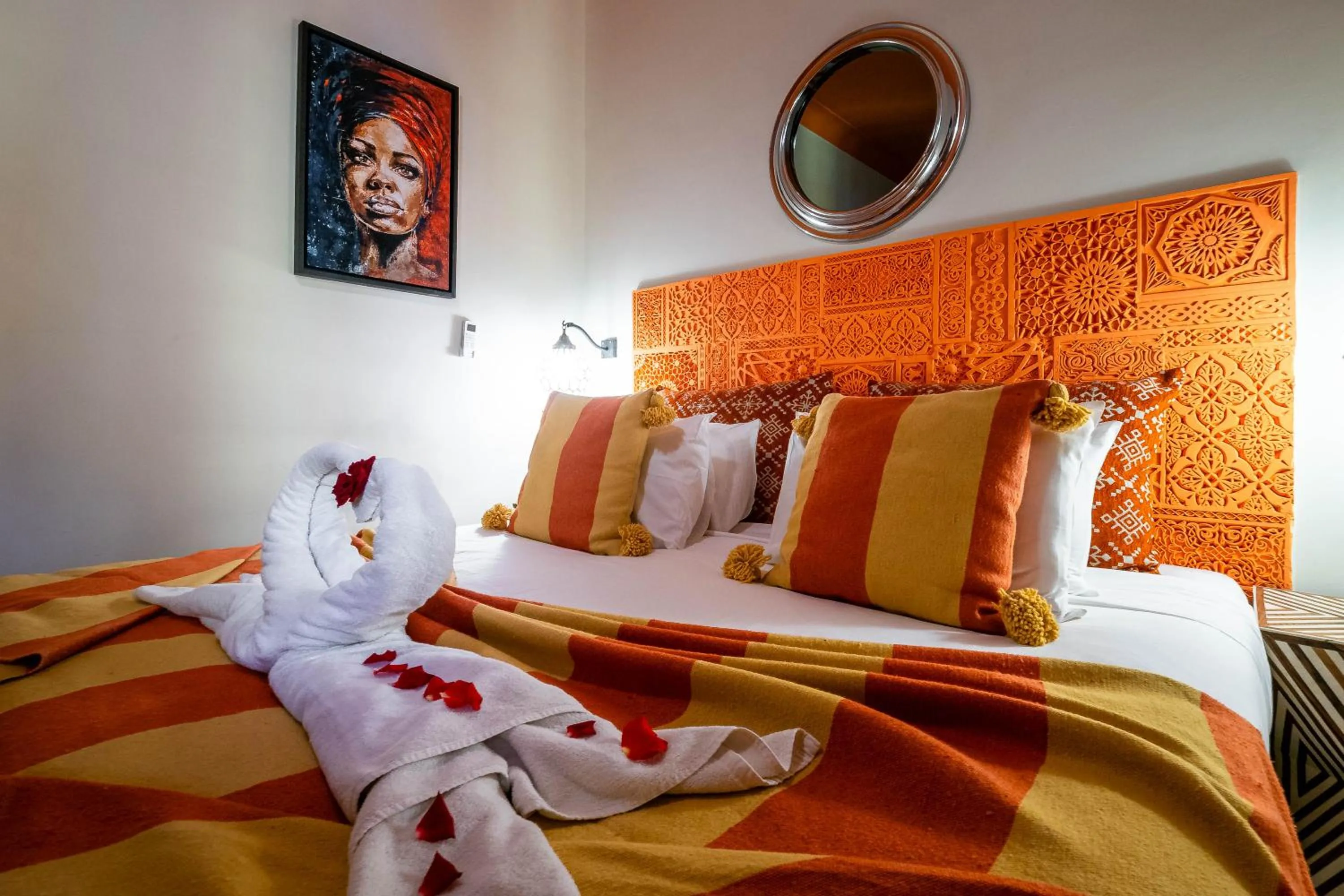 Bed in Dar Khmissa Riad & Spa