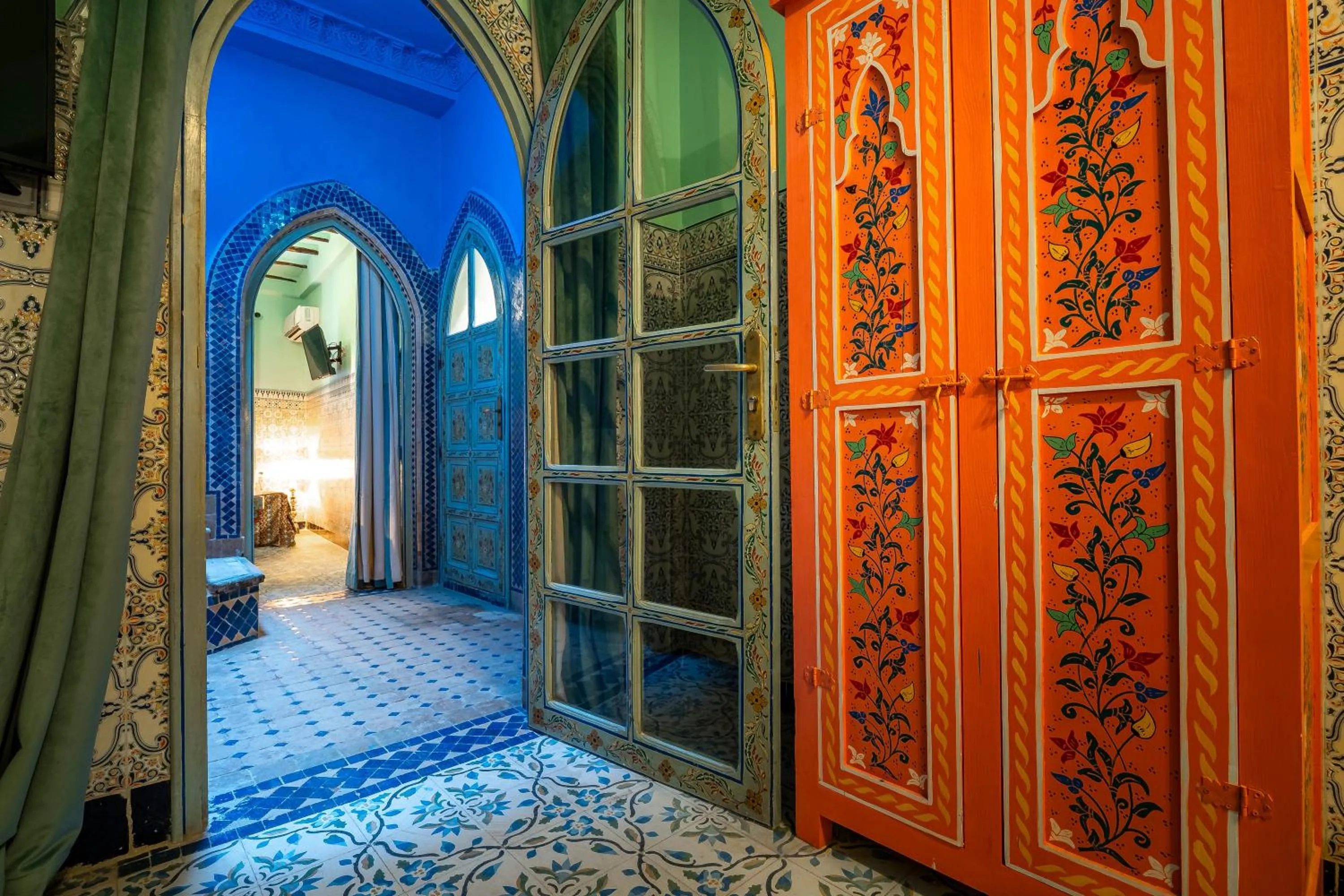 Bed in Dar Khmissa Riad & Spa