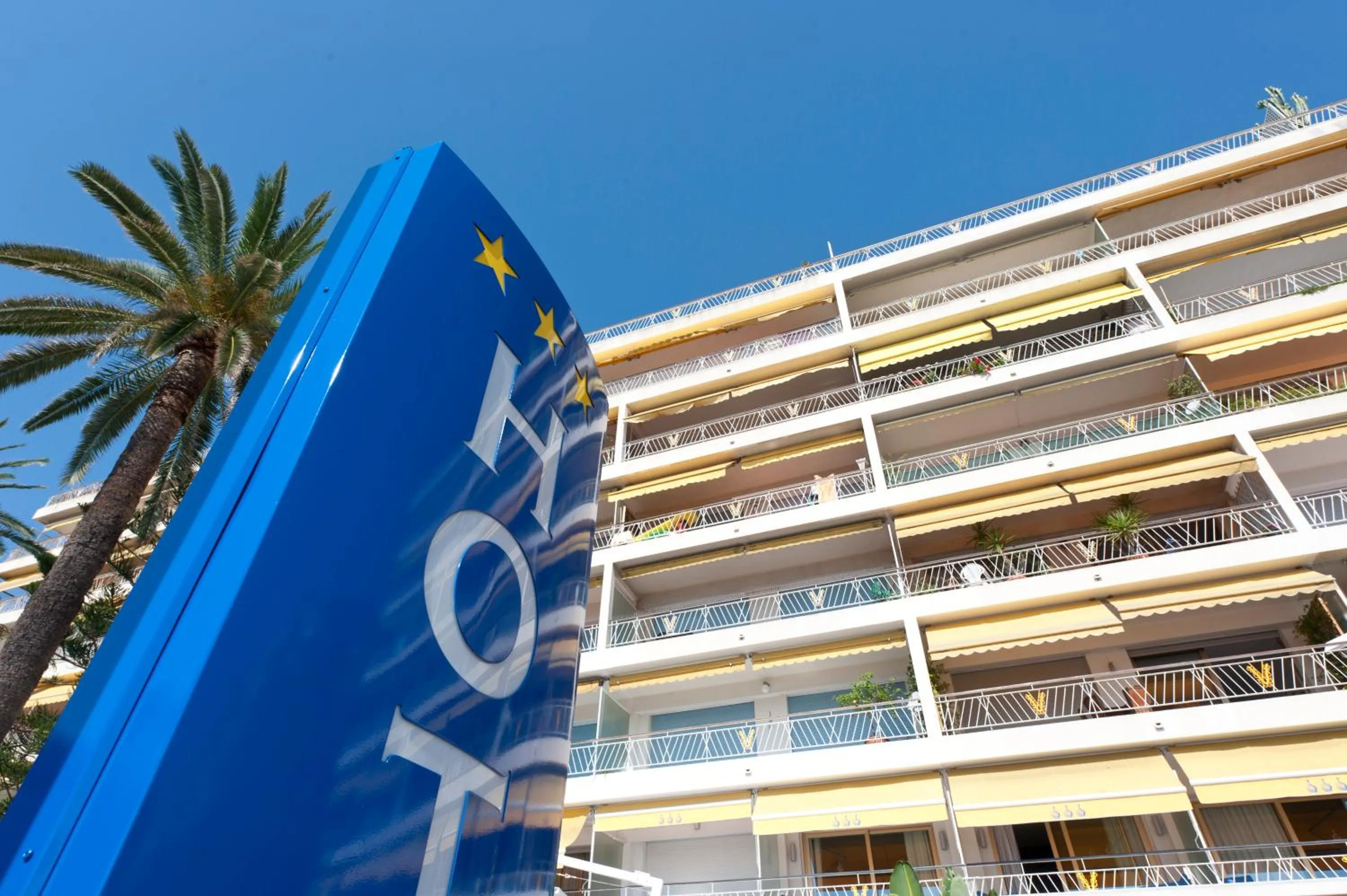 Facade/entrance in Hotel Victoria