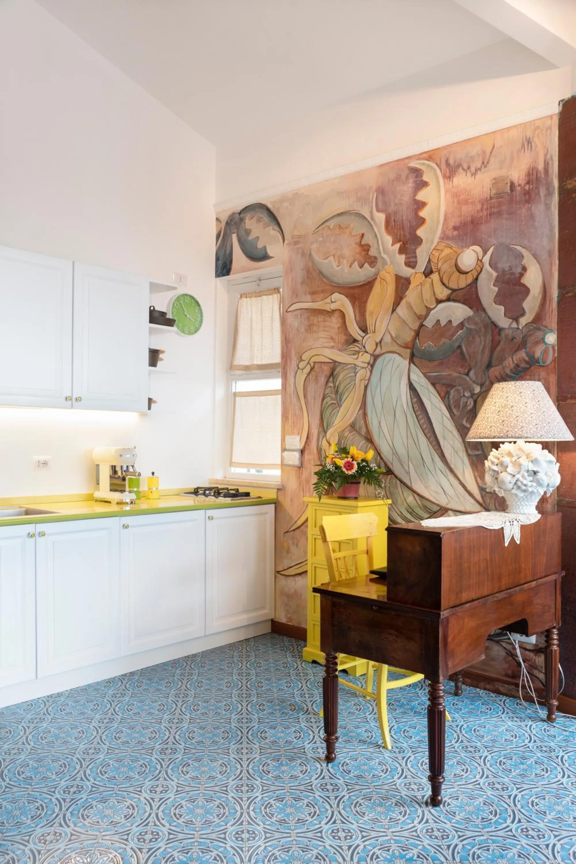 Communal kitchen in LA FORESTERIA DI MAESTINA