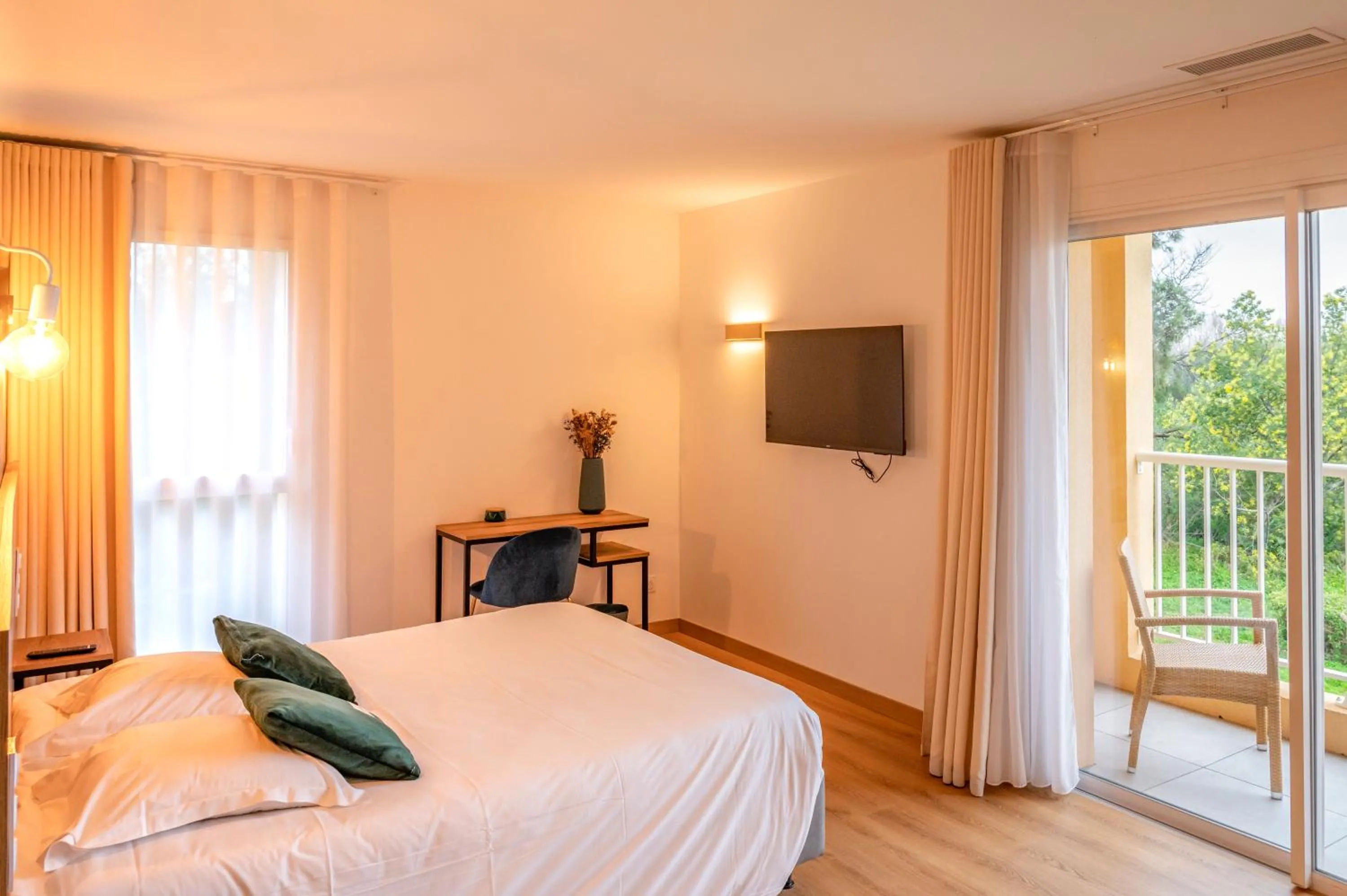 Bed in Auberge les Oliviers