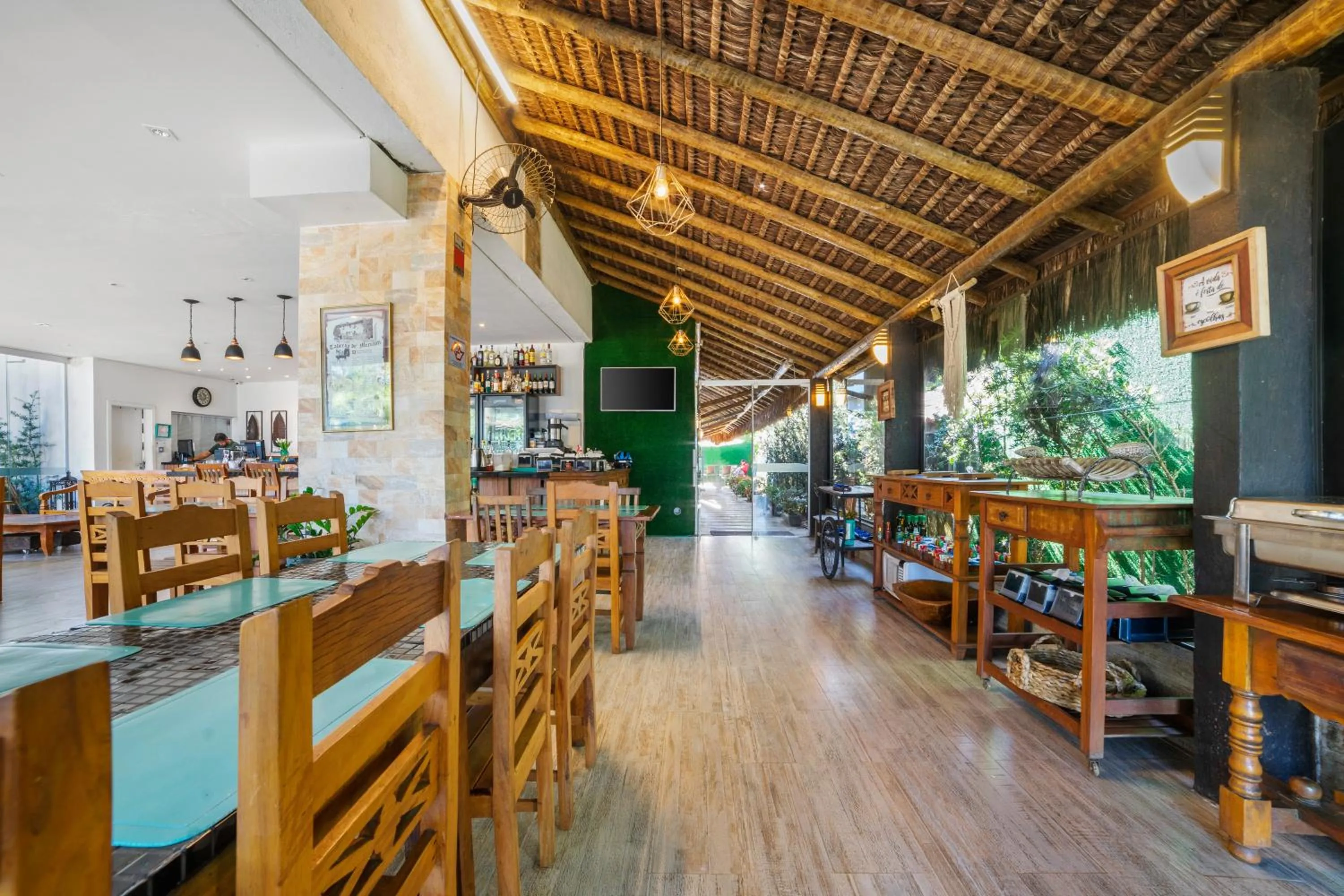 Restaurant/places to eat in Pousada Conca di Mare - Festa de Reveillon & Ceia de Natal - Pé na areia