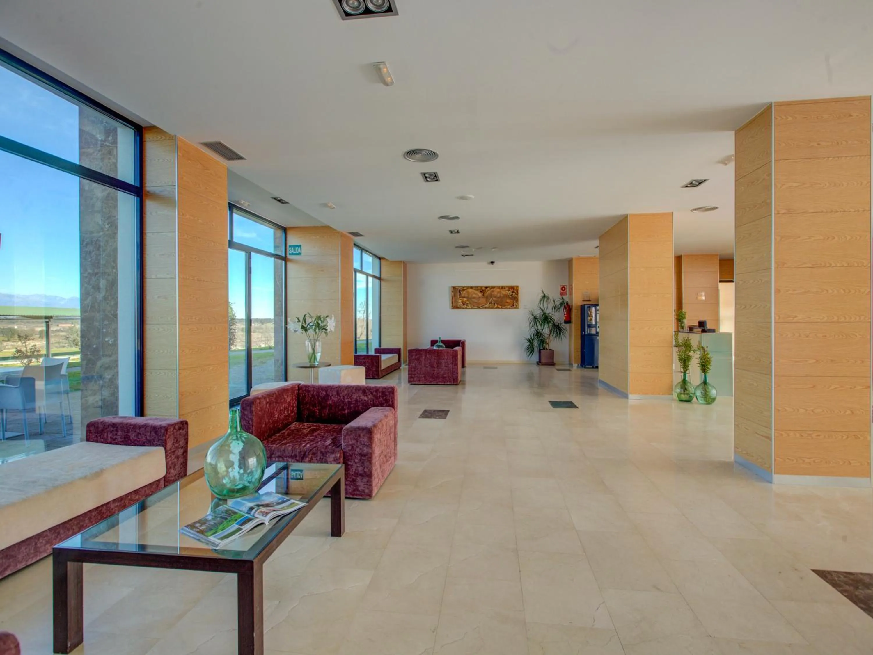 Lobby or reception in Hospedium Hotel Valles de Gredos Golf