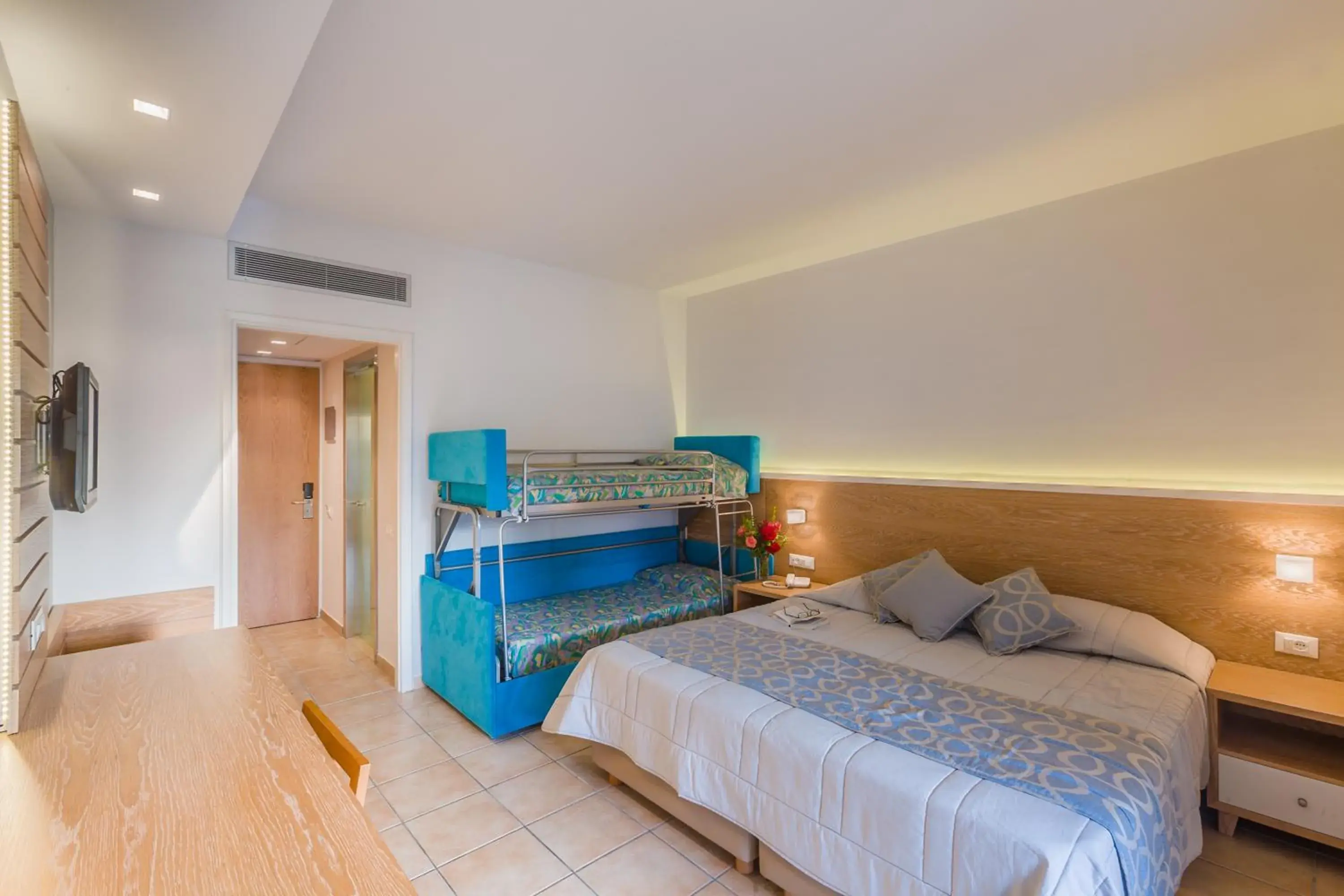 Standard Twin Room (2 Adults) - Main Building in Tigaki Beach Hotel Standard Twin Room (2 Adults) - Main Building in Tigaki Beach Hotel