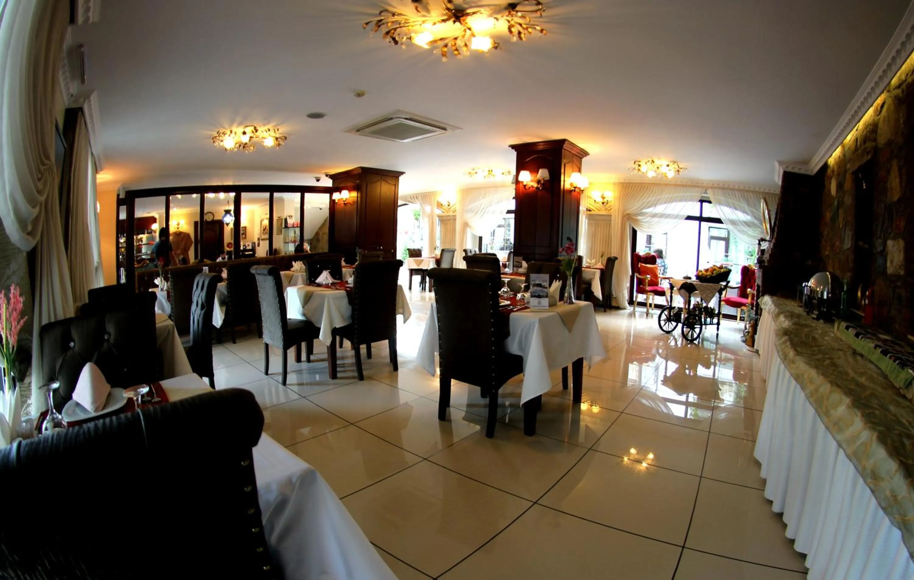 Restaurant/places to eat in Saint John Hotel