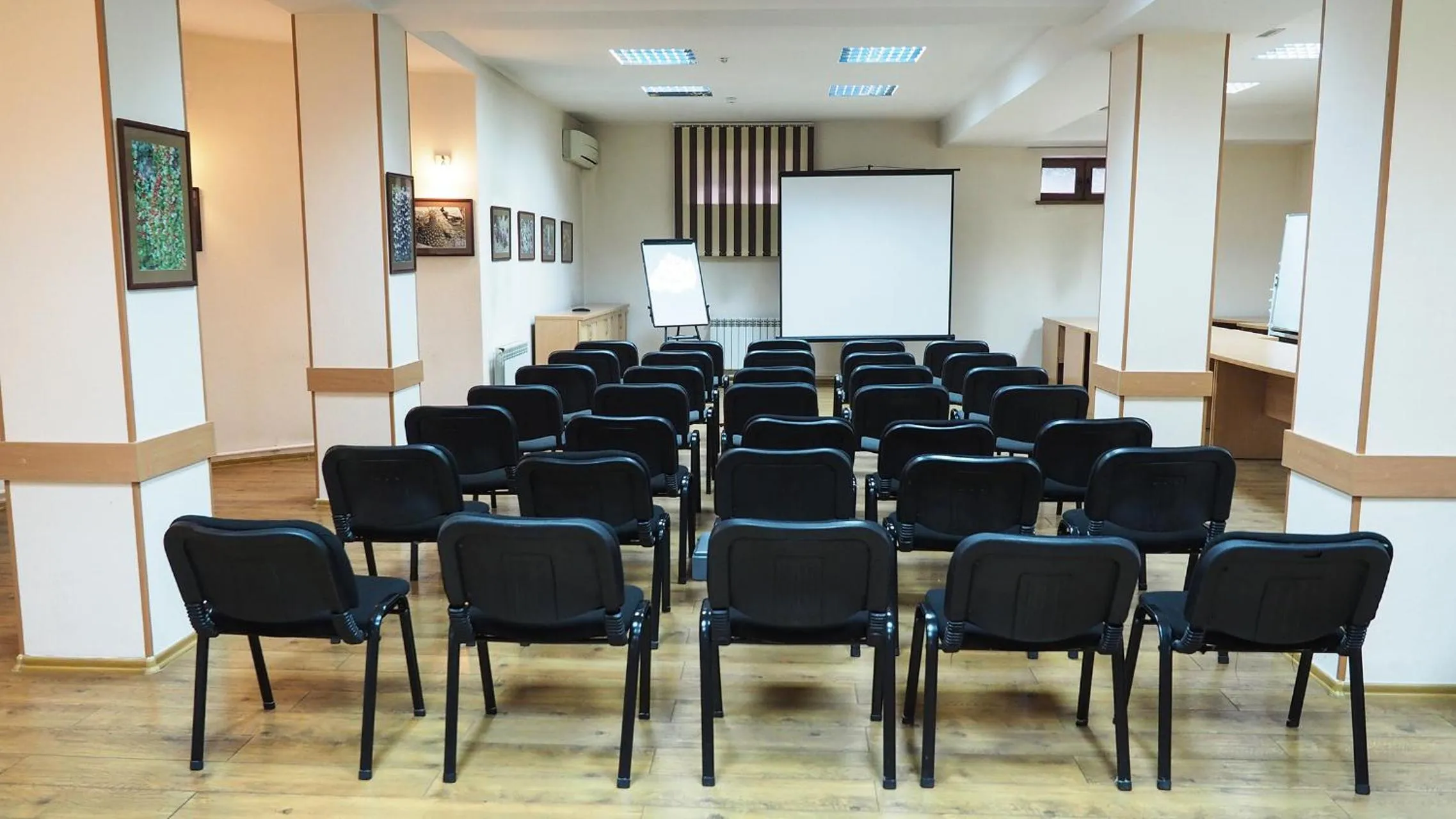 Meeting/conference room in Asia Hotel