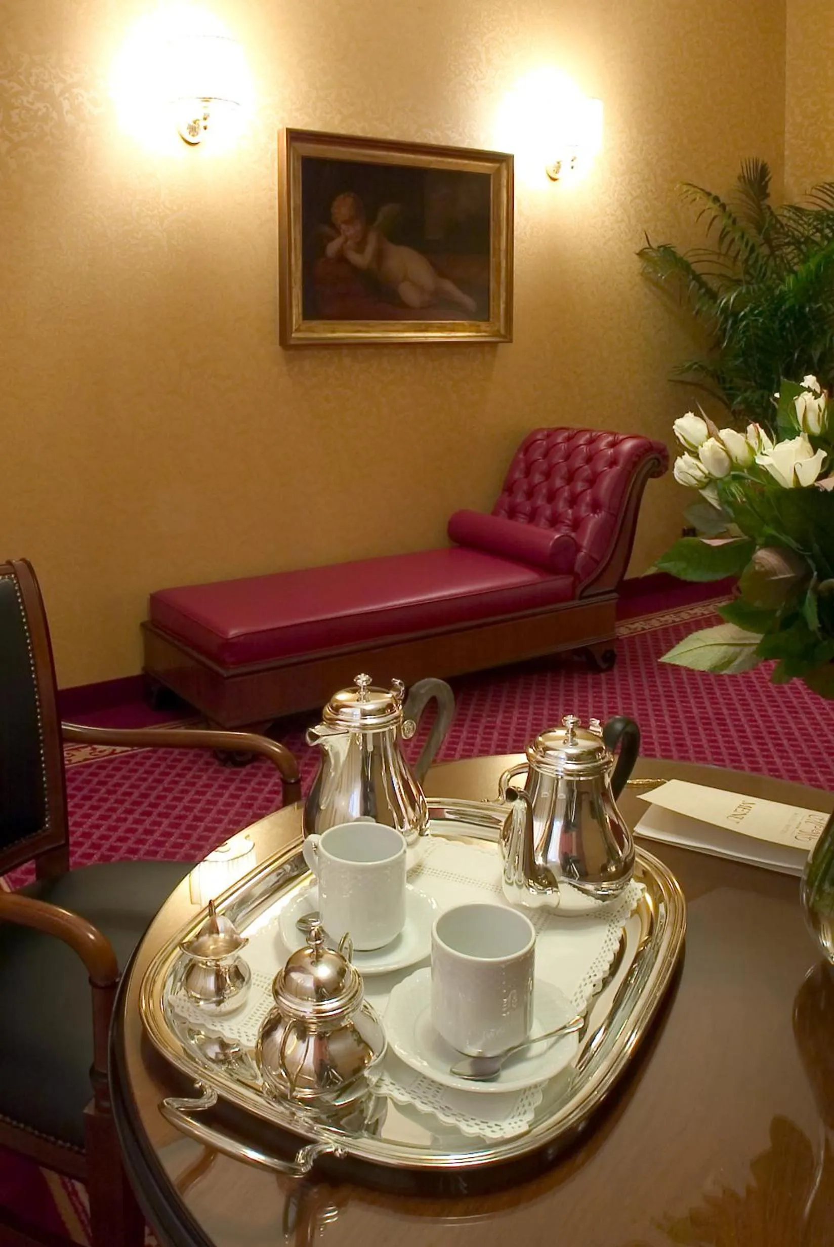 Coffee/tea facilities in Hotel Maxim