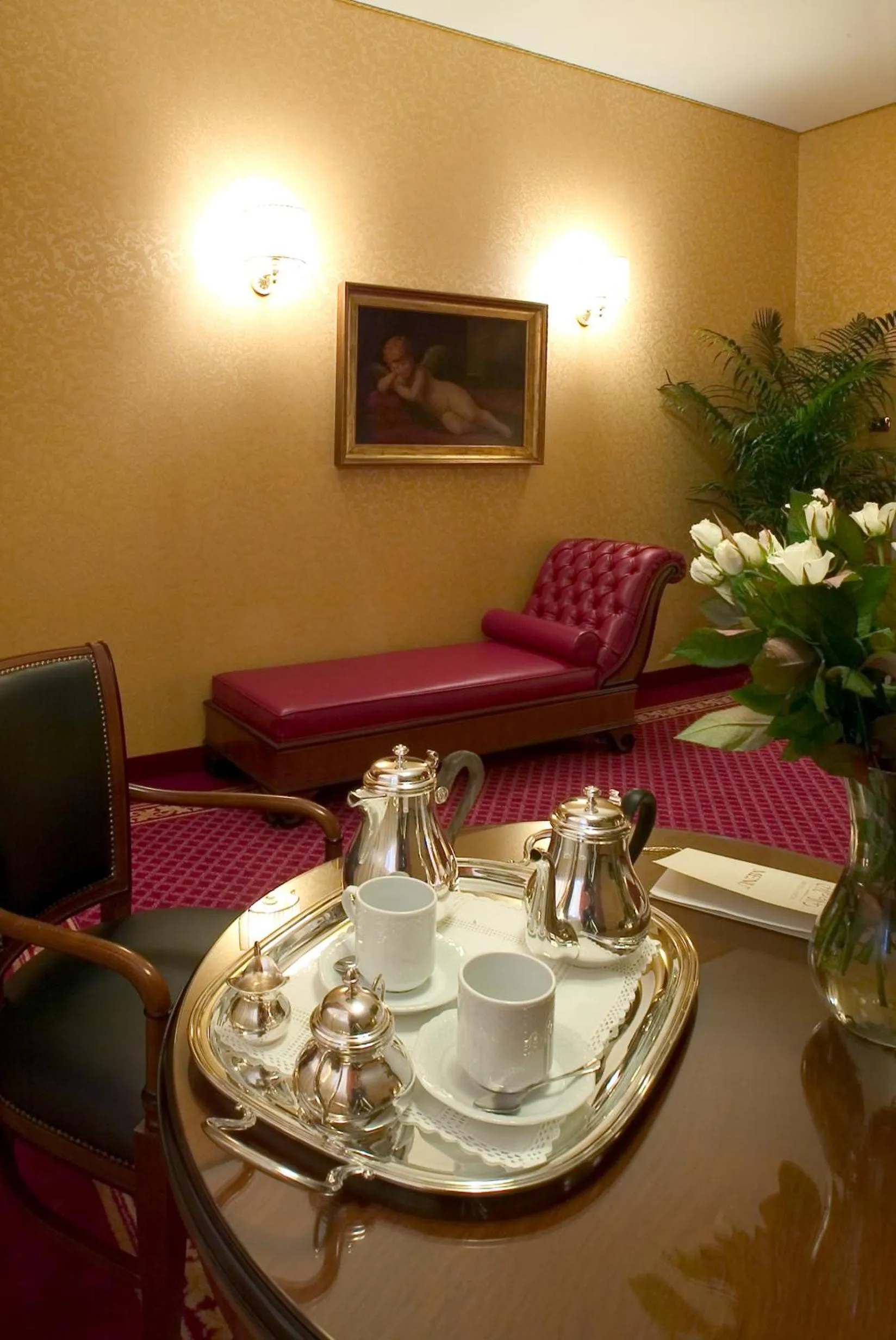 Coffee/tea facilities in Hotel Maxim