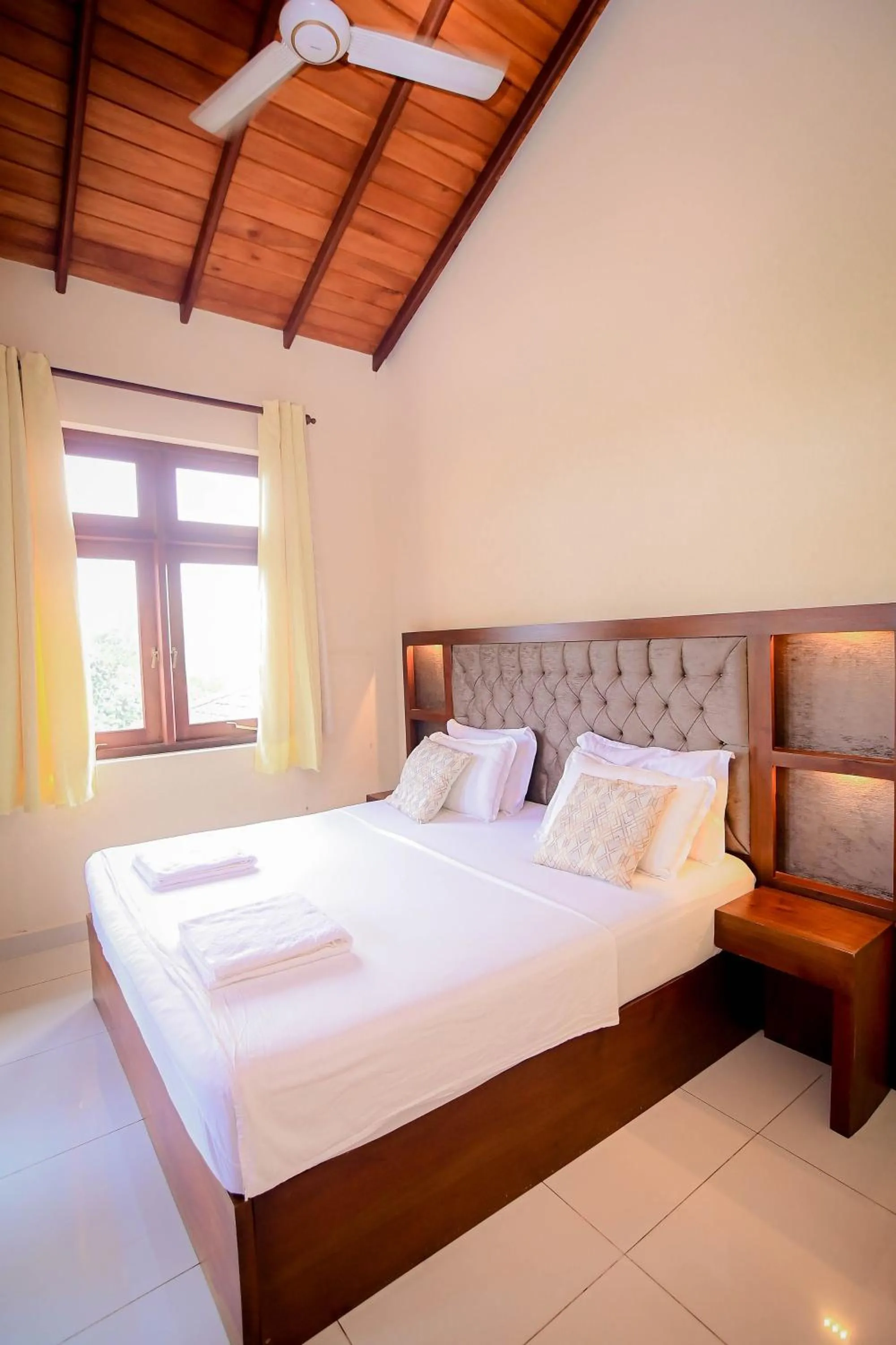 Bed in Airport Villa