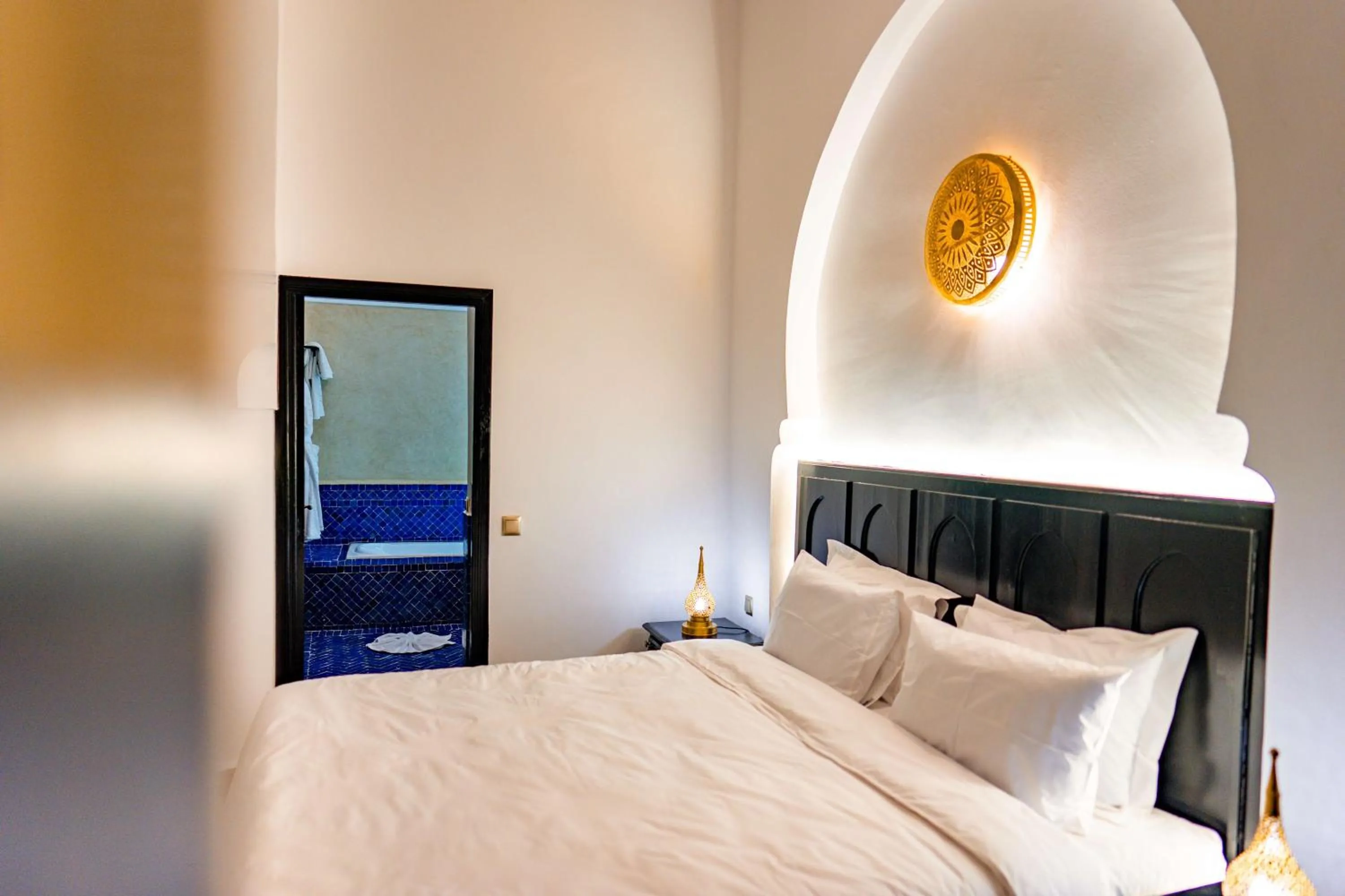 Bedroom, Bed in Riad Dar Dialkoum