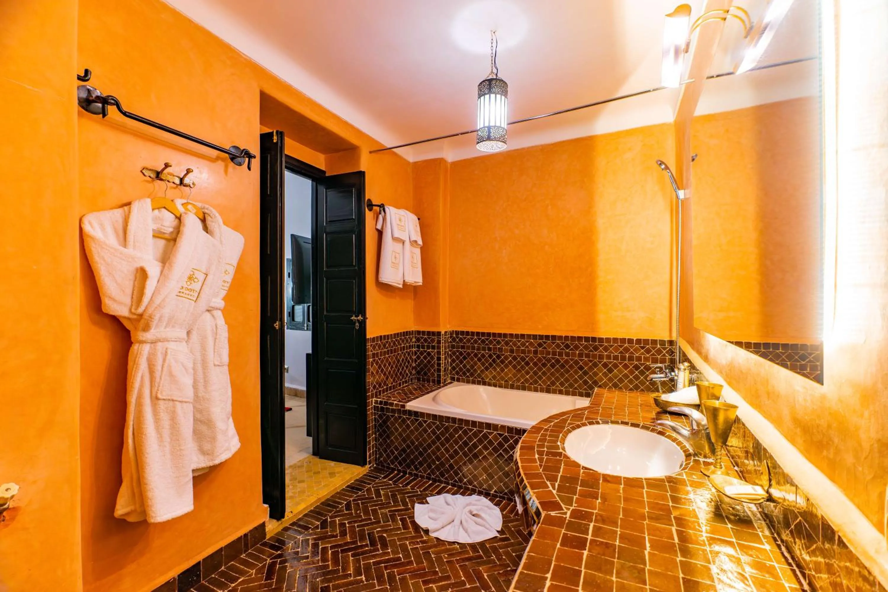 Bathroom in Riad Dar Dialkoum