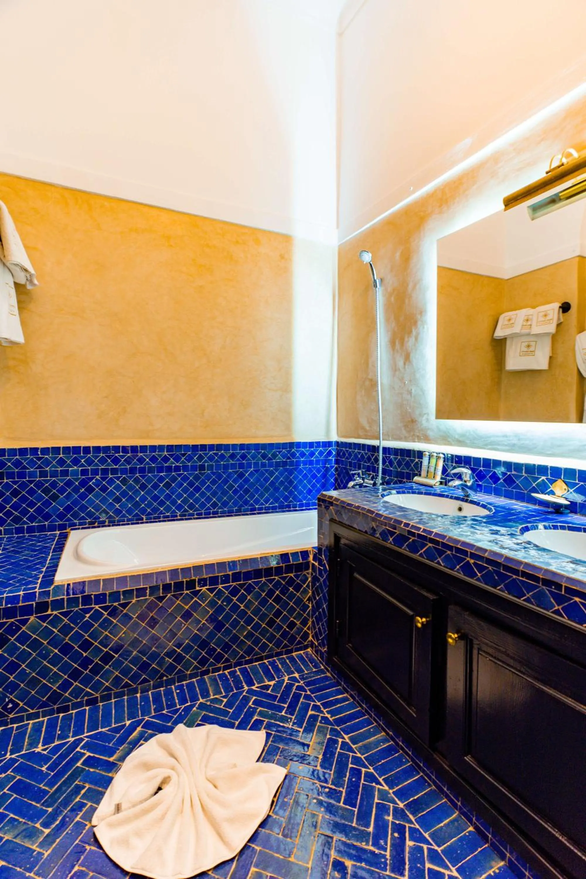 Bathroom in Riad Dar Dialkoum