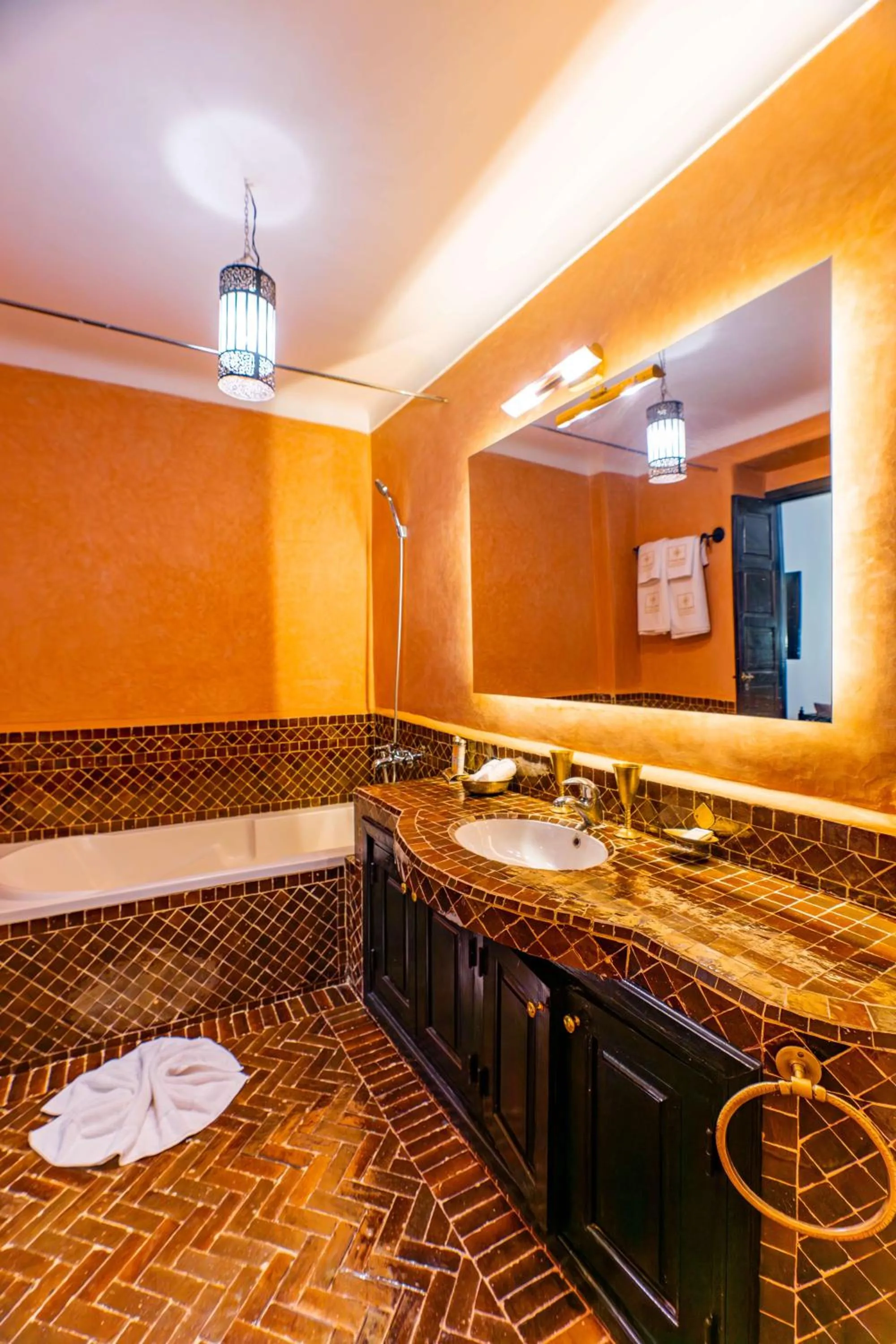 Bathroom in Riad Dar Dialkoum