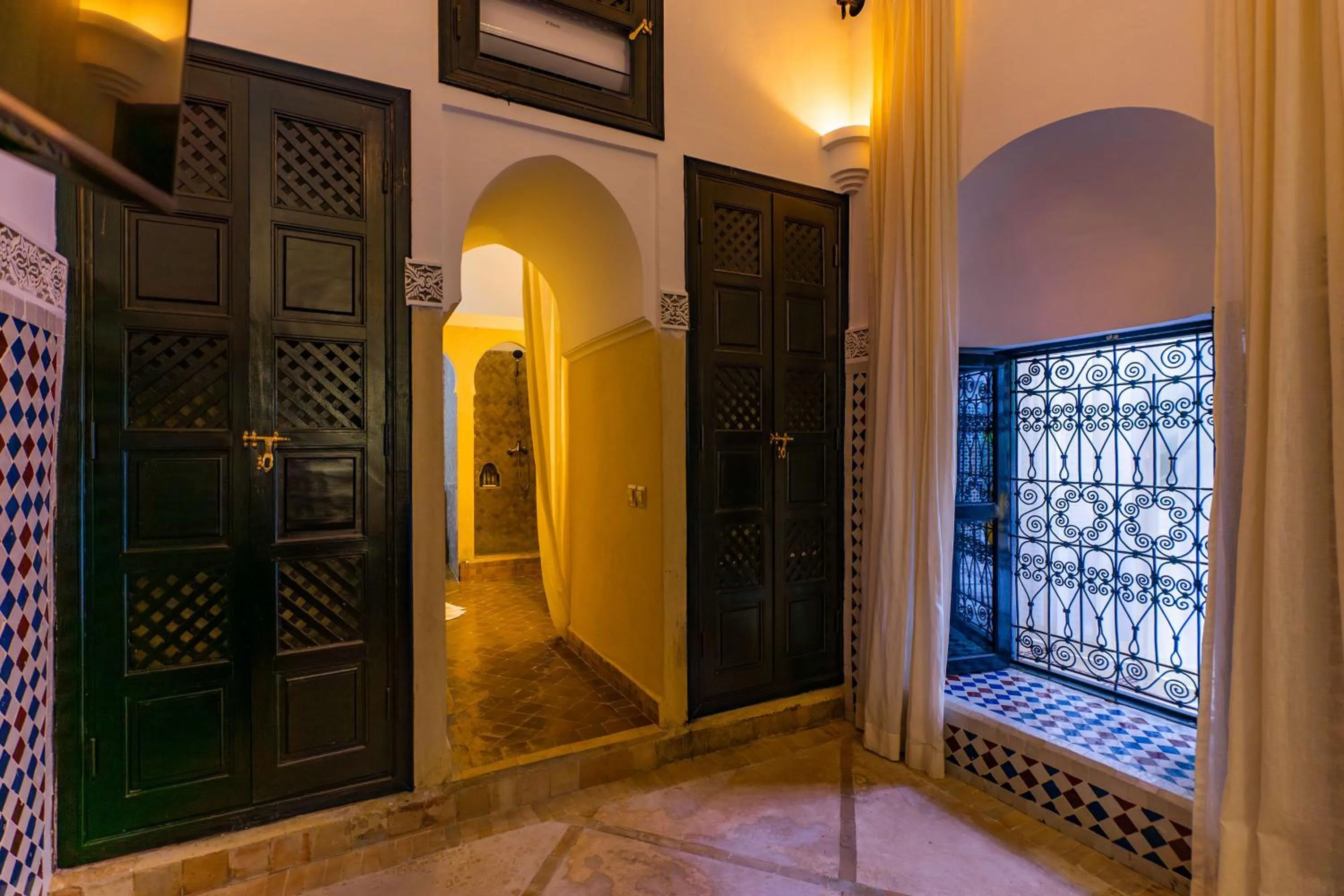 Bedroom in Riad Dar Dialkoum