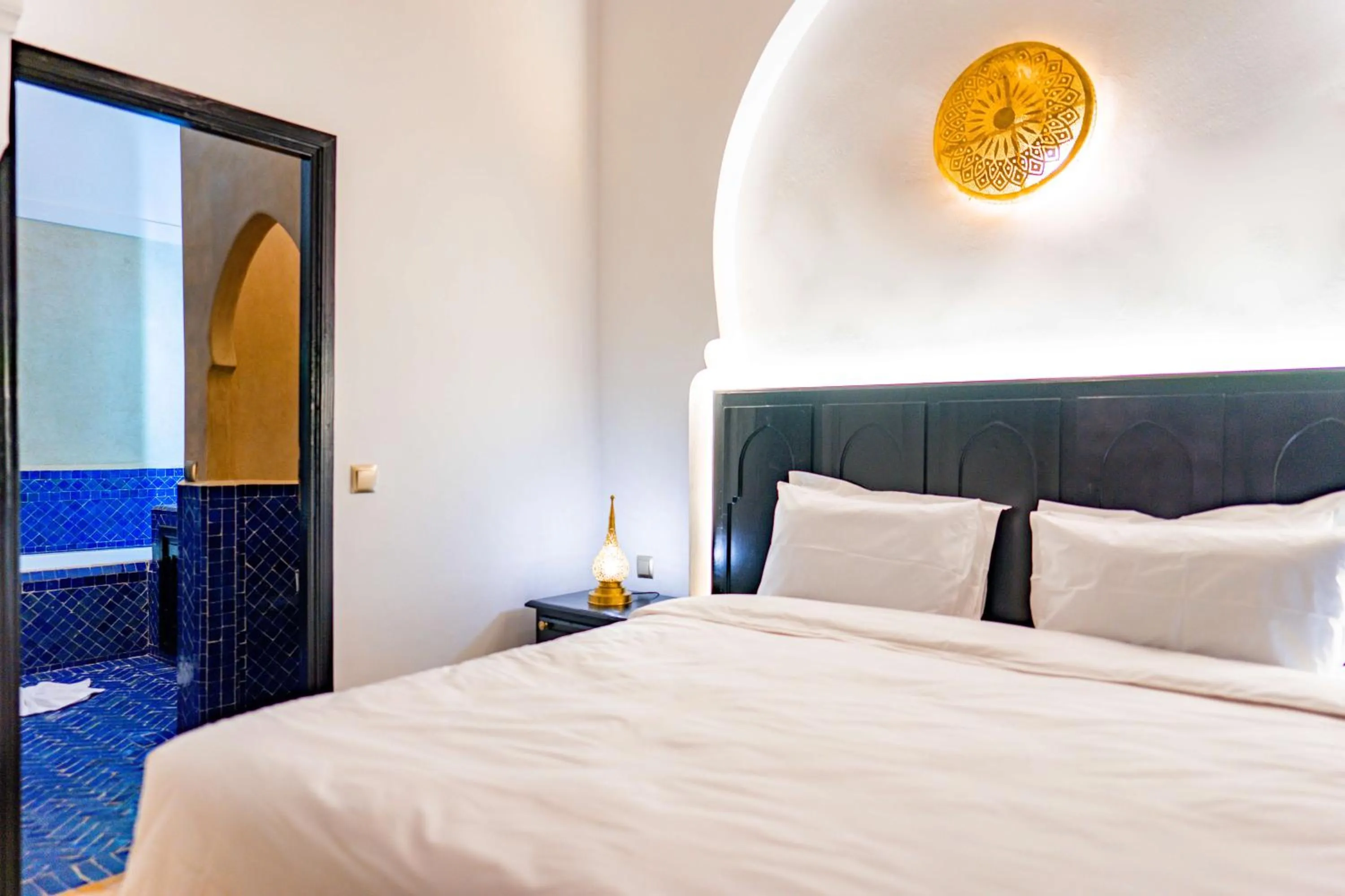 Bedroom, Bed in Riad Dar Dialkoum