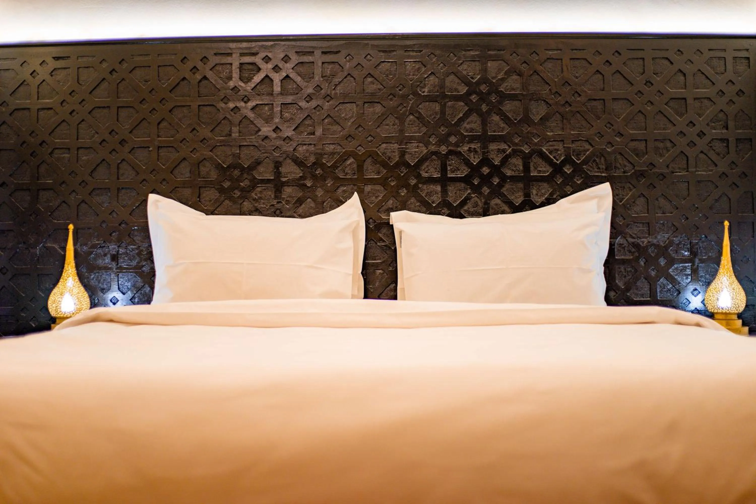 Bedroom, Bed in Riad Dar Dialkoum