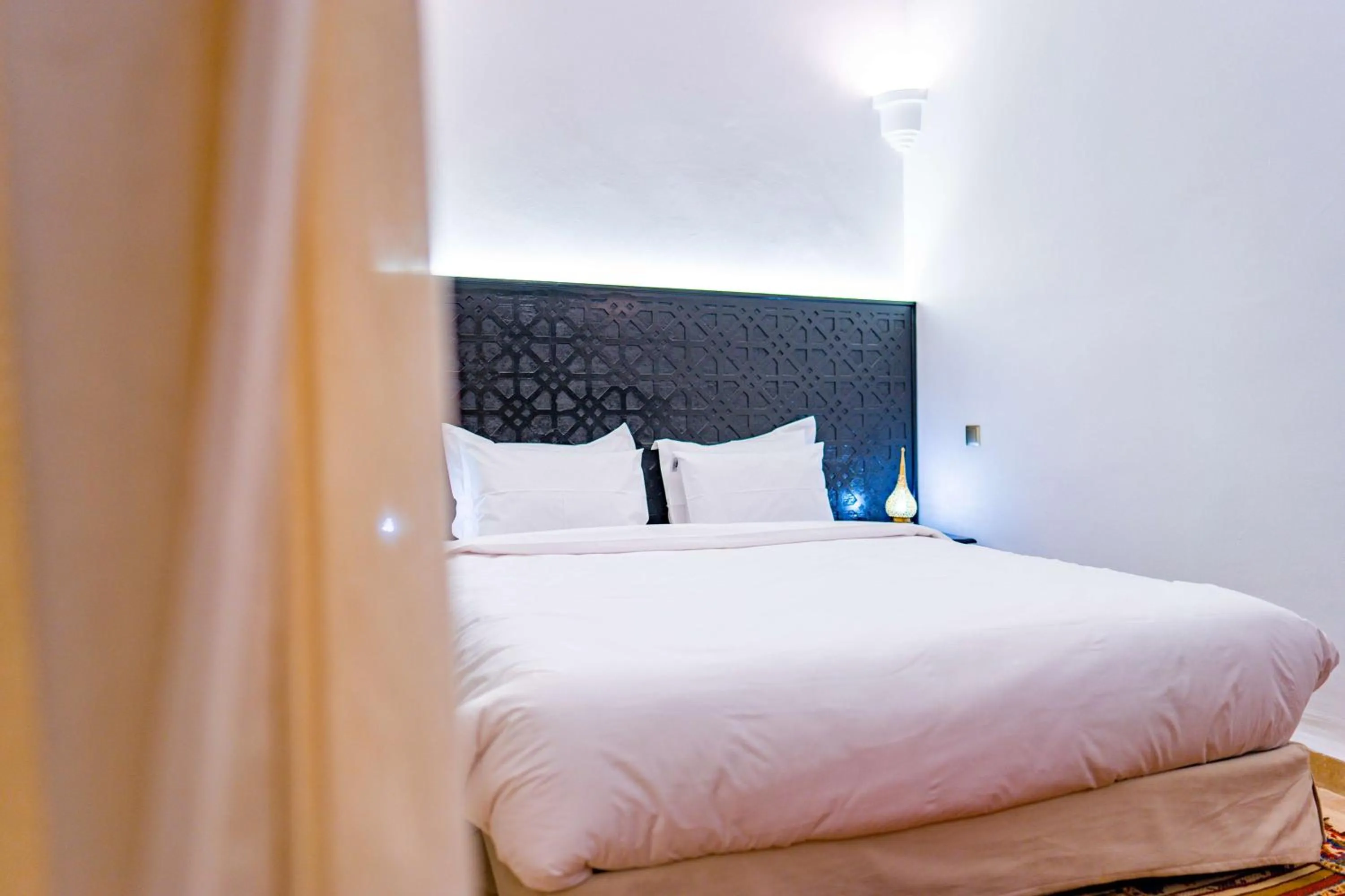 Bedroom, Bed in Riad Dar Dialkoum