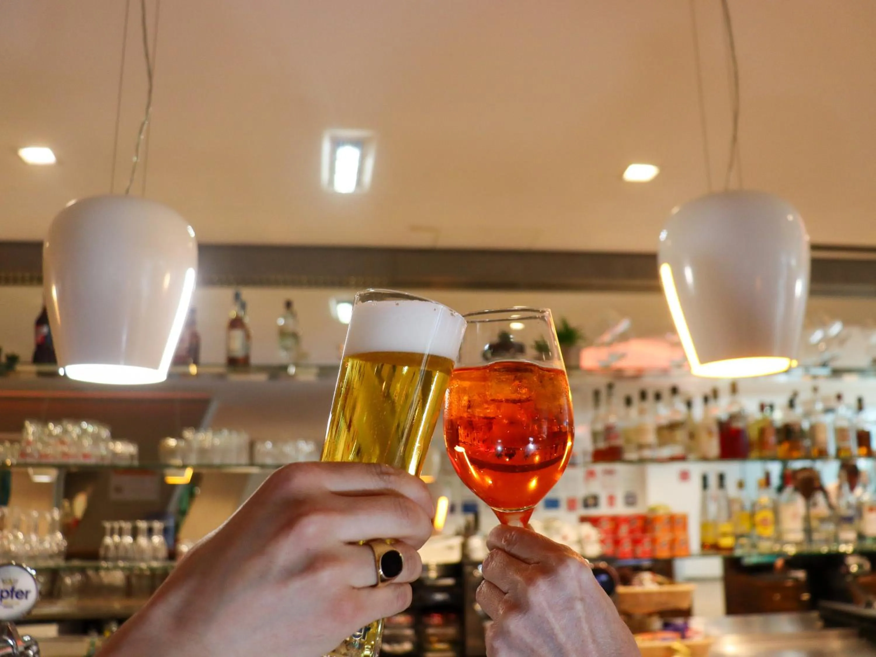 Lobby or reception in Simm's Hotel - cityhotel next to Metro U3